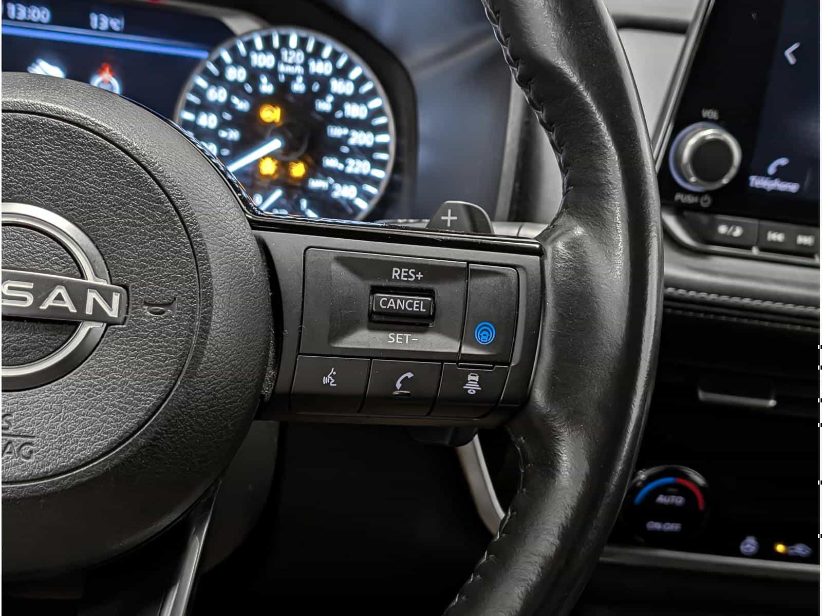 2022 Nissan Rogue SV - Image 12