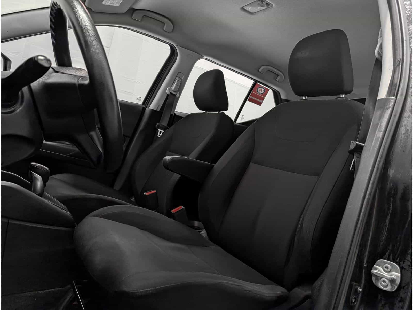 2023 Nissan Kicks S - Image 4