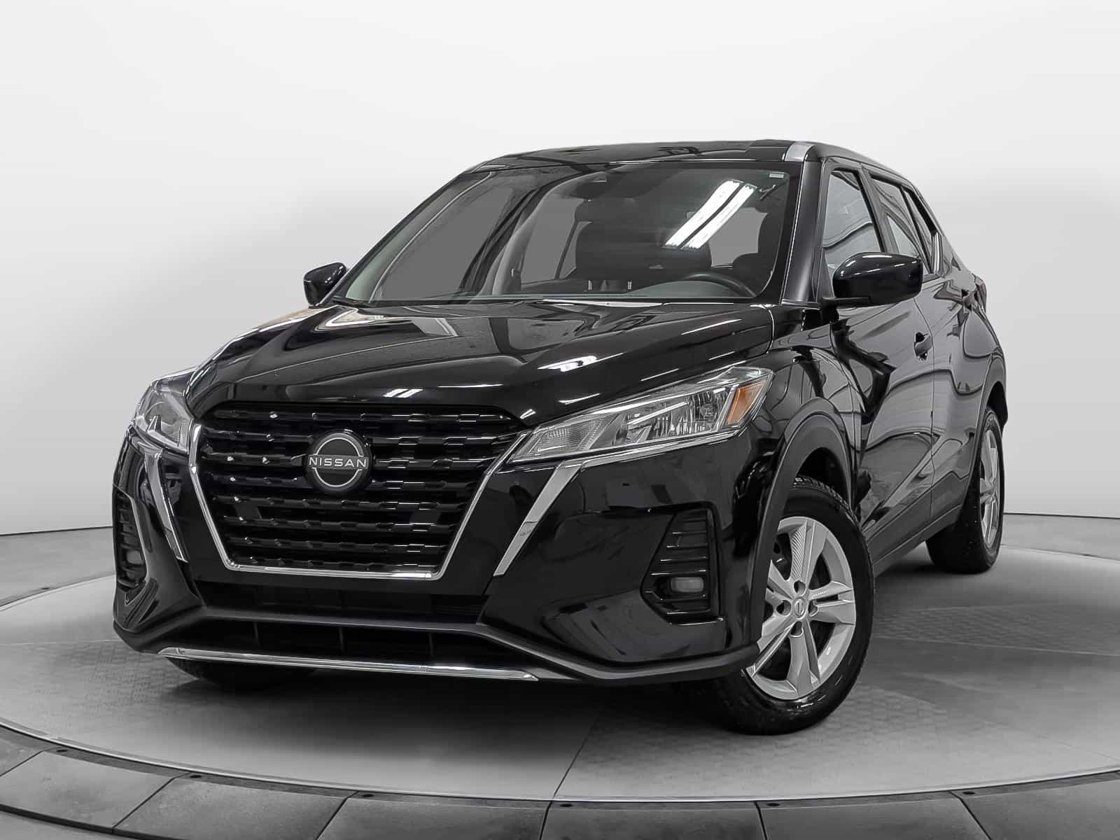 2023 Nissan Kicks S - Image 1