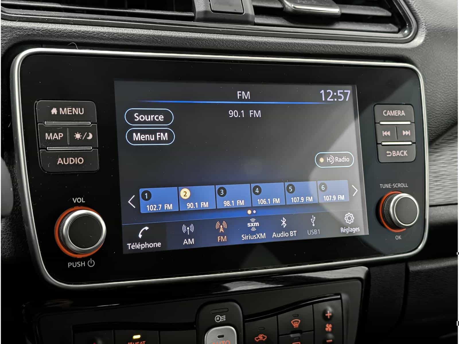 2020 Nissan Leaf SV - Image 9