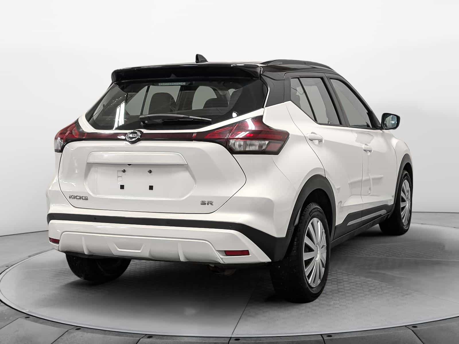 2021 Nissan Kicks SR - Image 5