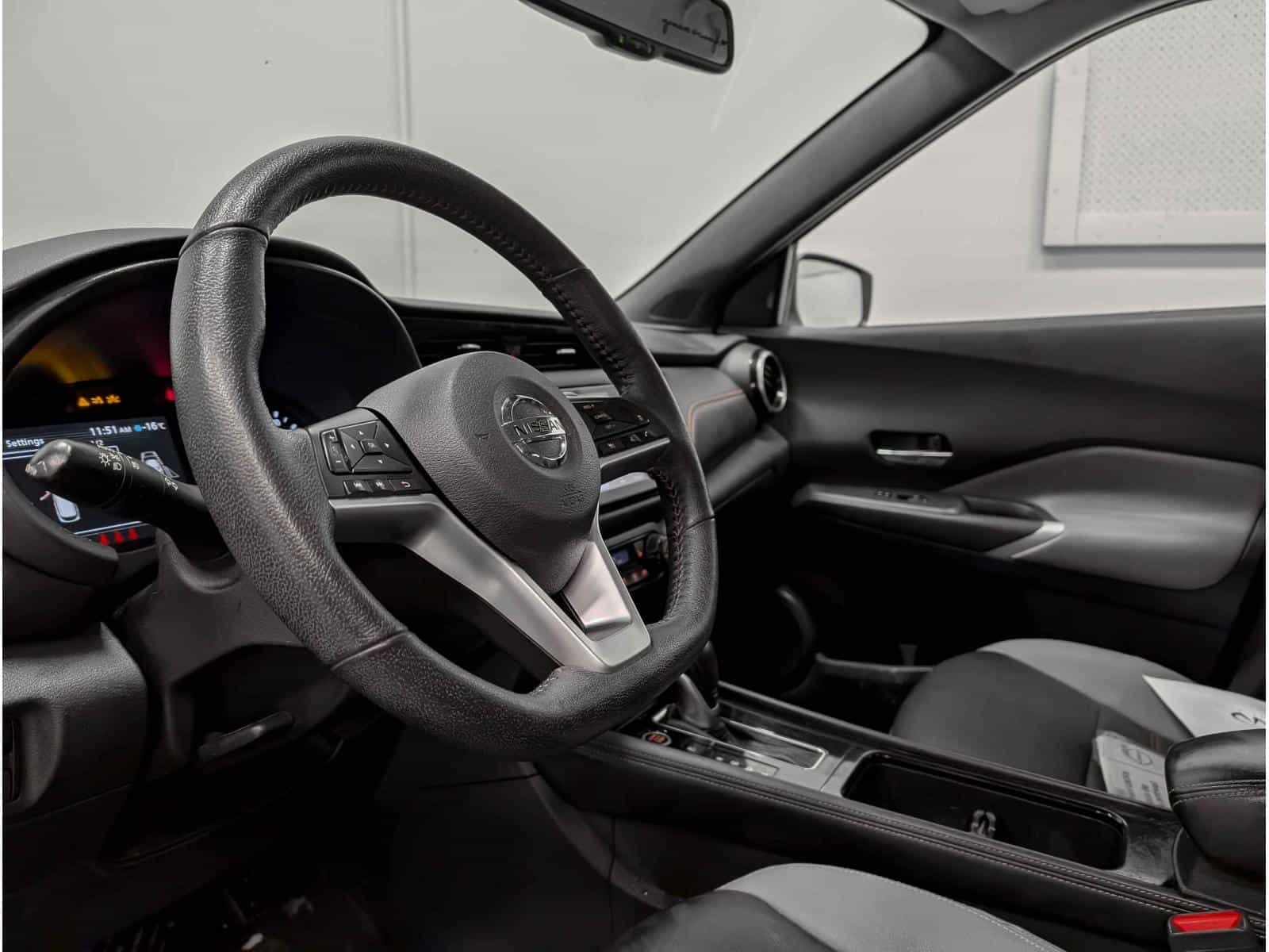 2021 Nissan Kicks SR - Image 6