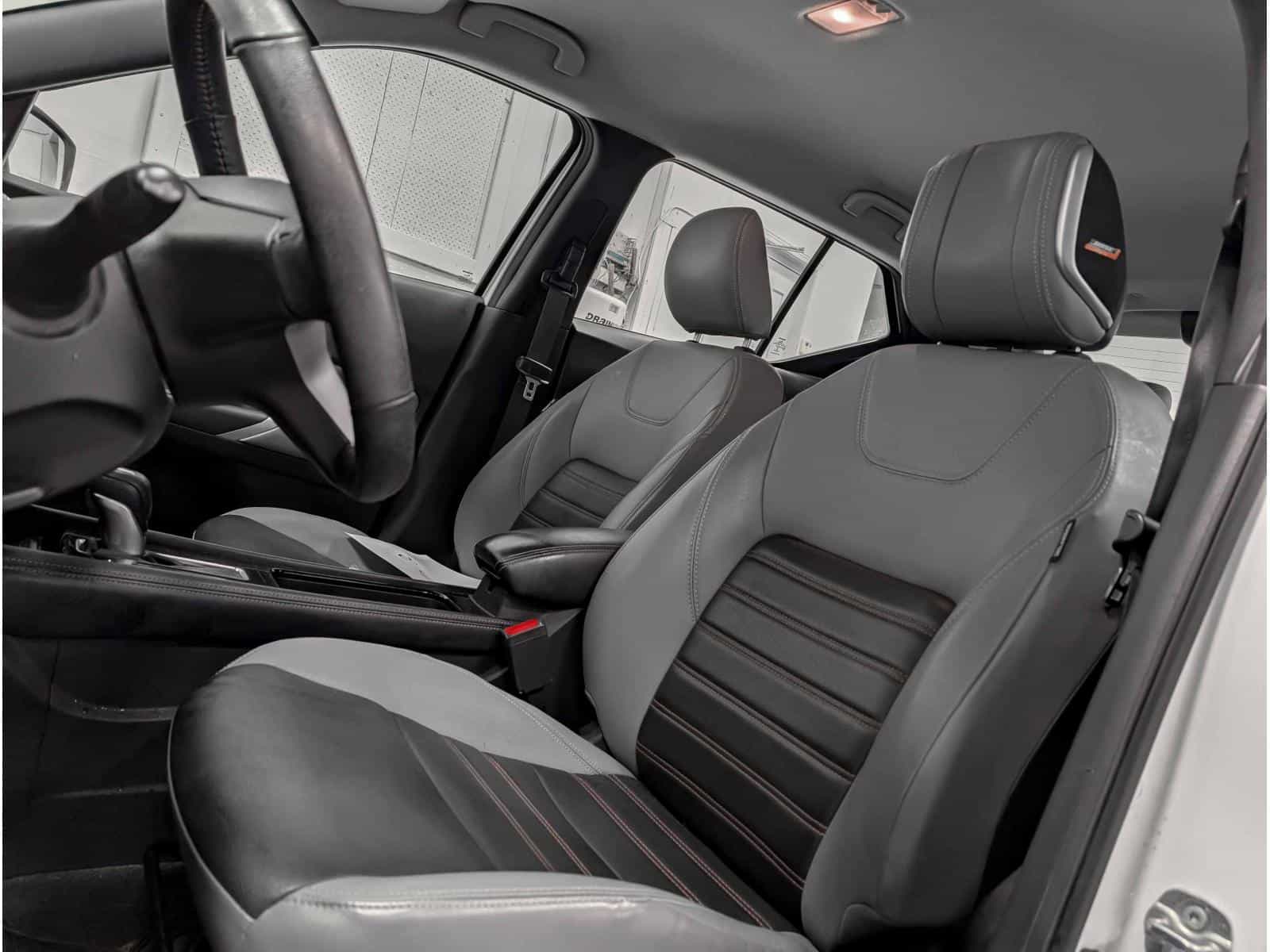 2021 Nissan Kicks SR - Image 7