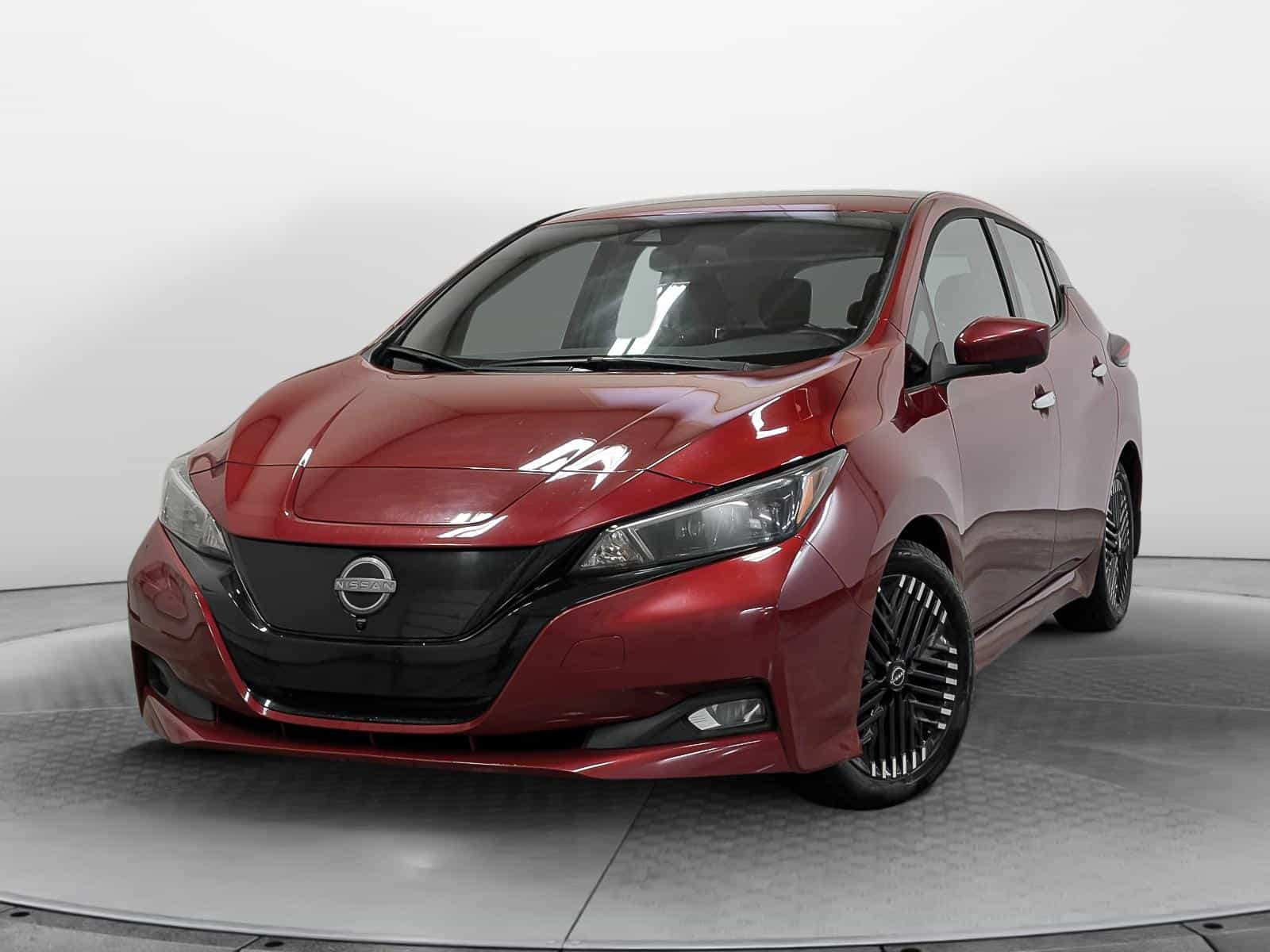 2023 Nissan Leaf SV - Image 1