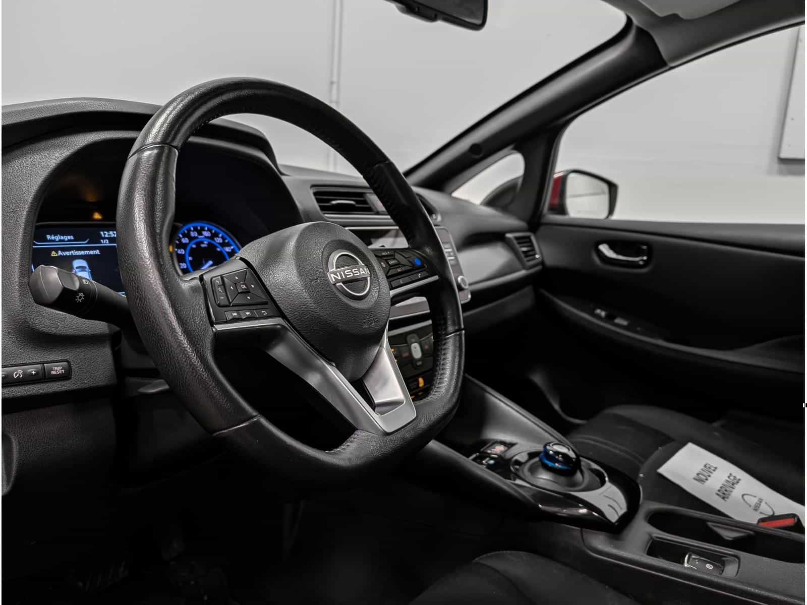 2023 Nissan Leaf SV - Image 6