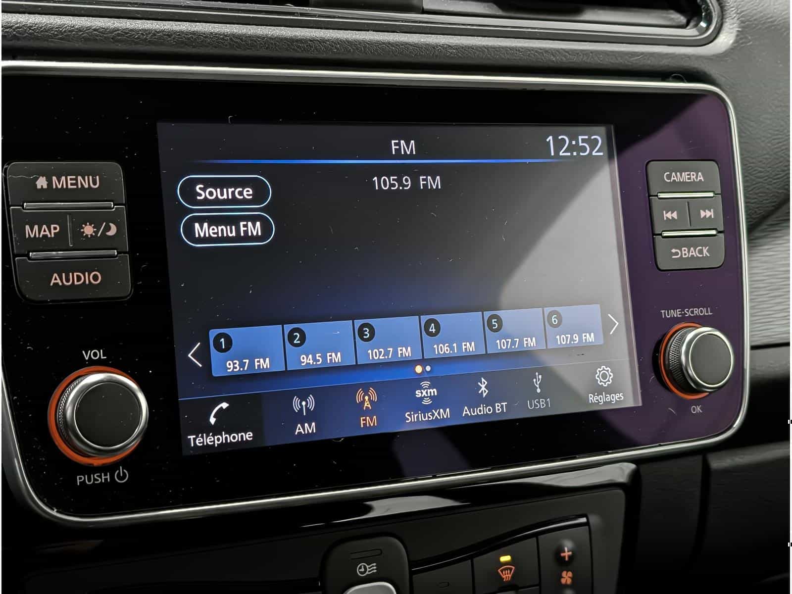 2023 Nissan Leaf SV - Image 11