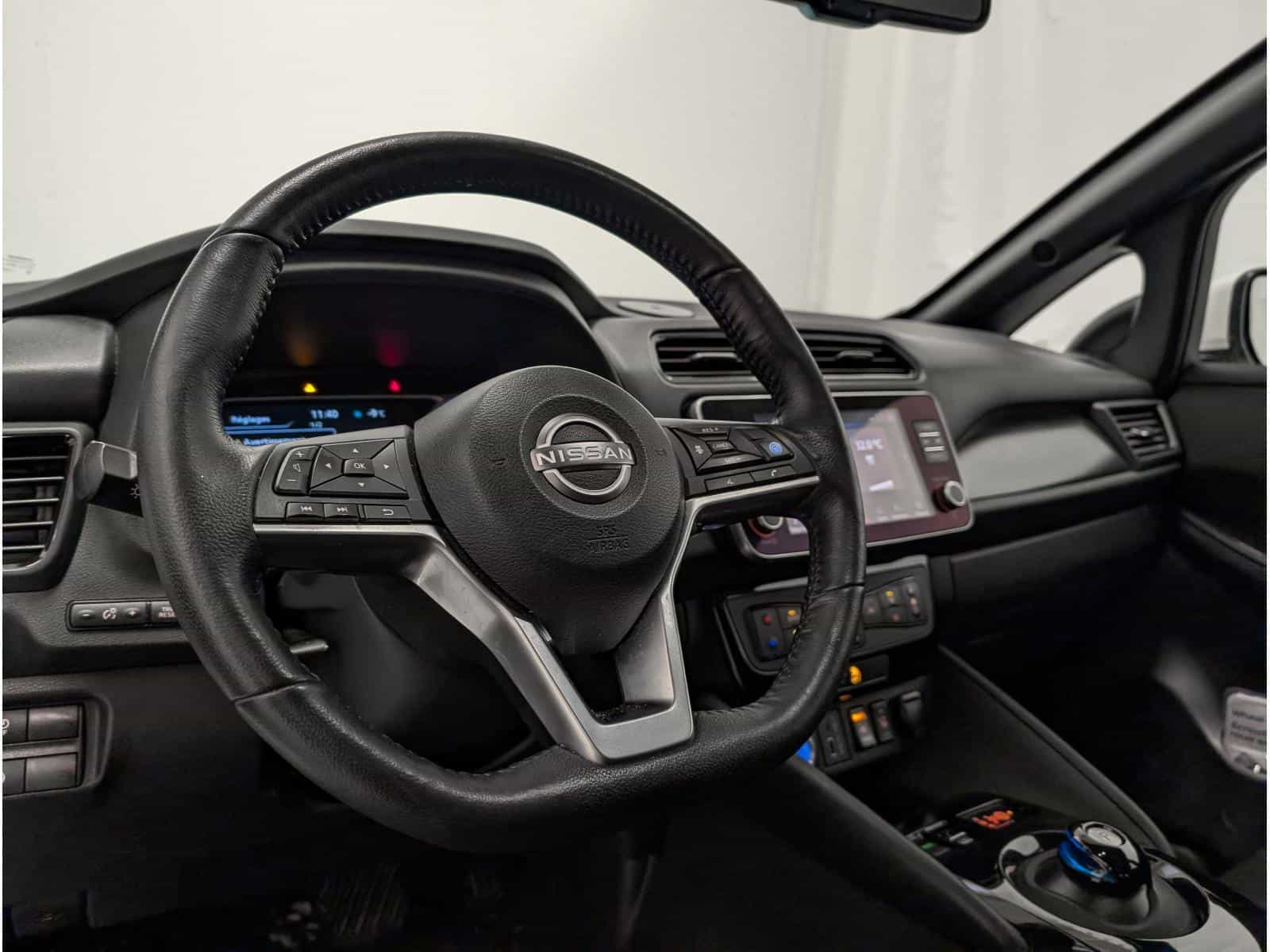 2023 Nissan Leaf SV Plus - Image 6