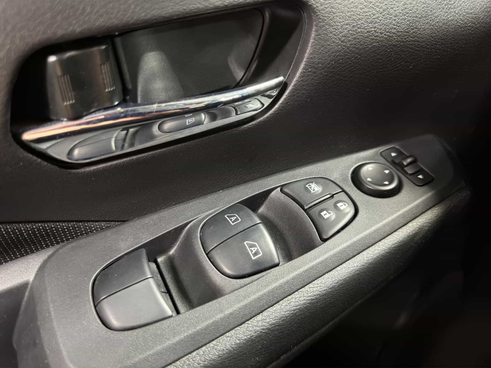 Image 18 Nissan Kicks SV 2024