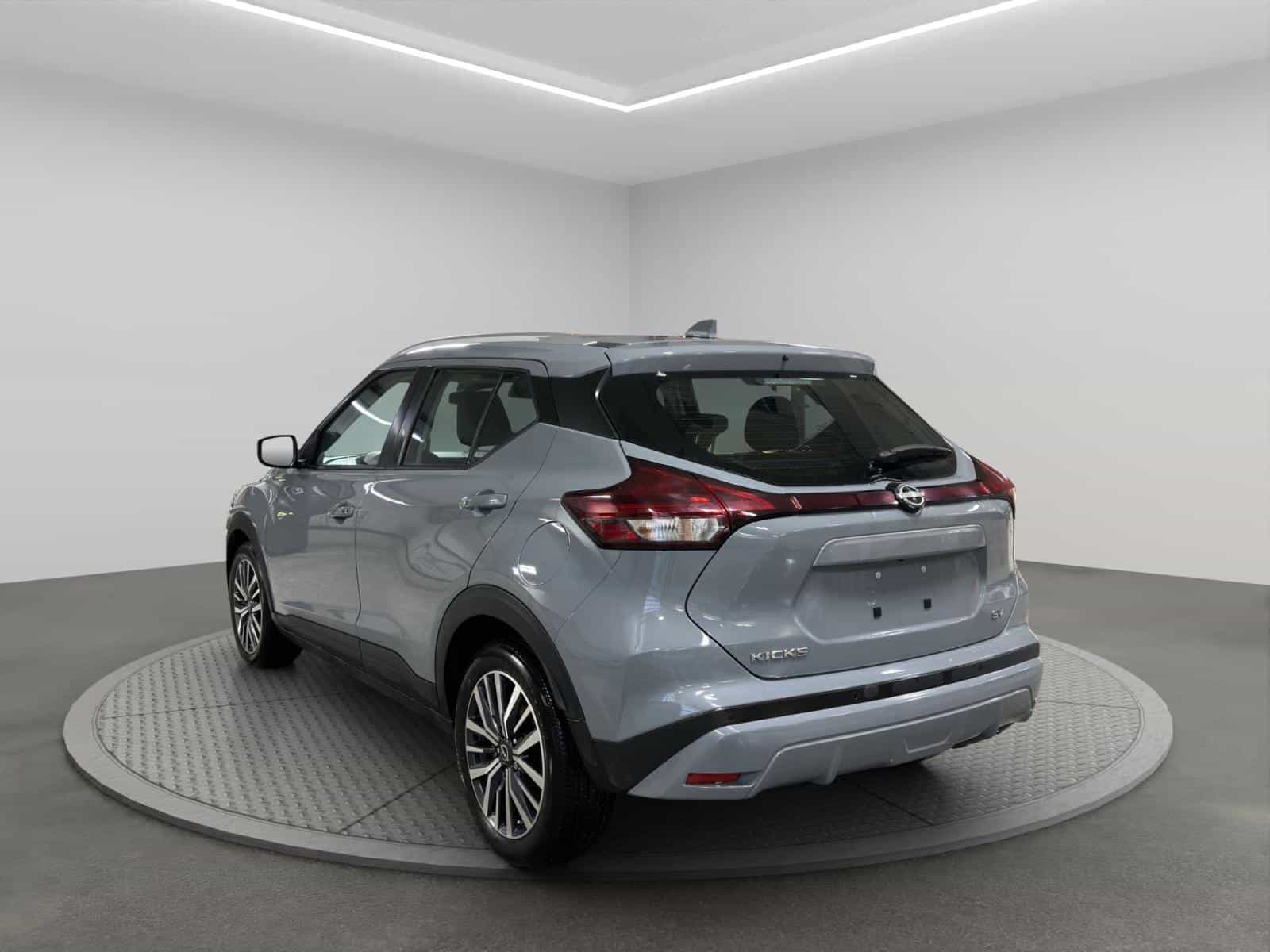 Image 3 Nissan Kicks SV 2024