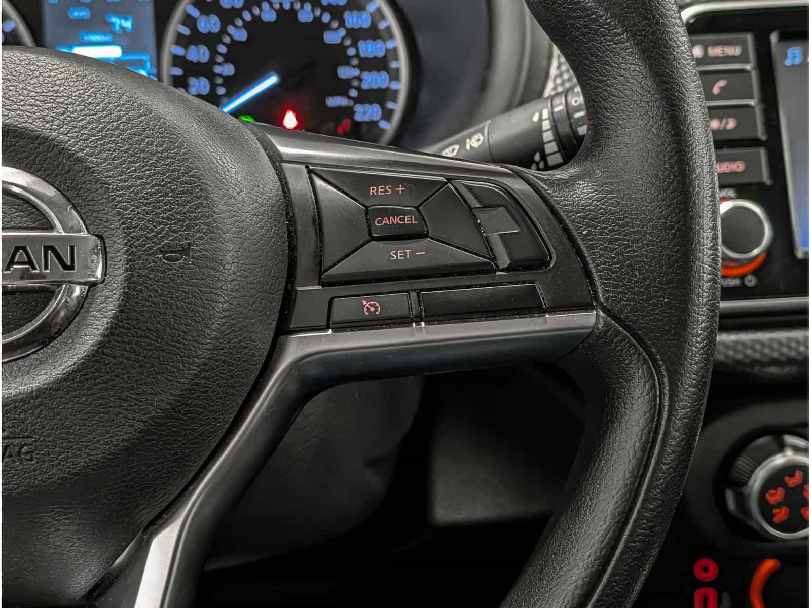 Image 13 Nissan Kicks S 2020