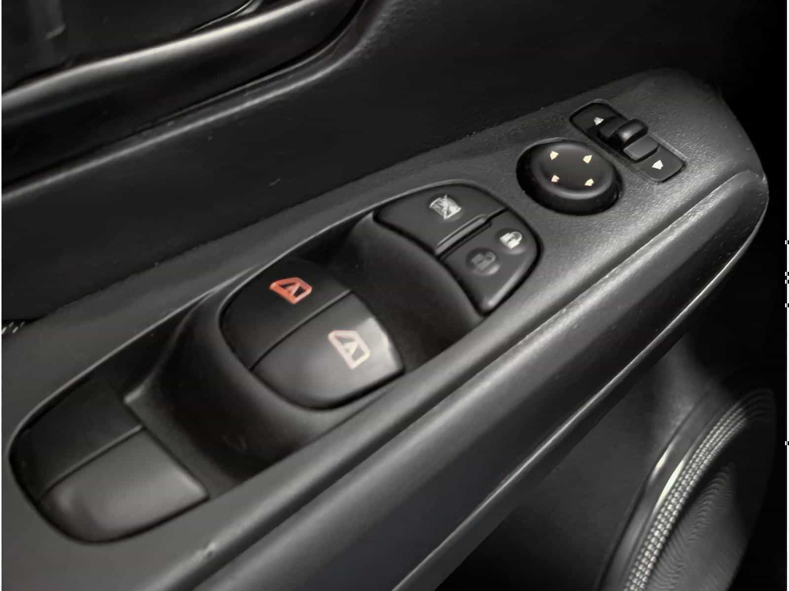 2020 Nissan Kicks S - Image 17