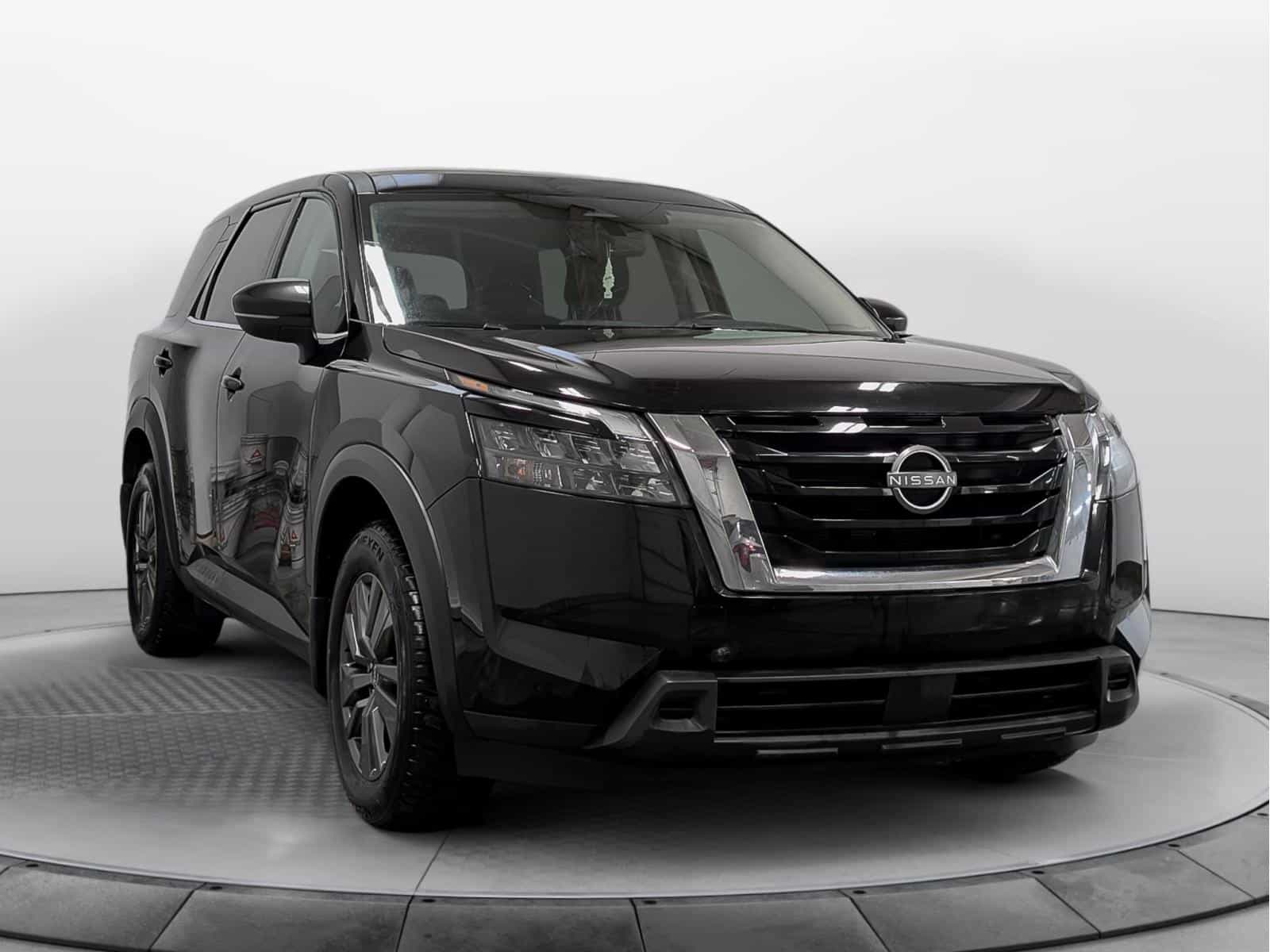 Image 3 Nissan Pathfinder S 2023