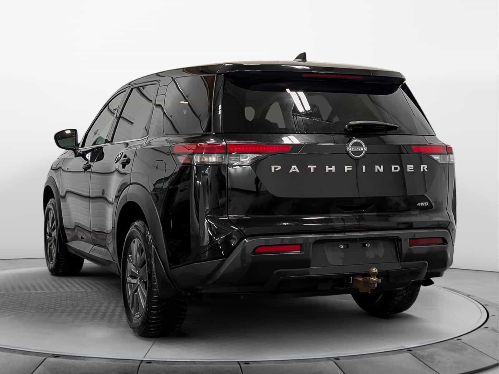 Image 4 Nissan Pathfinder S 2023