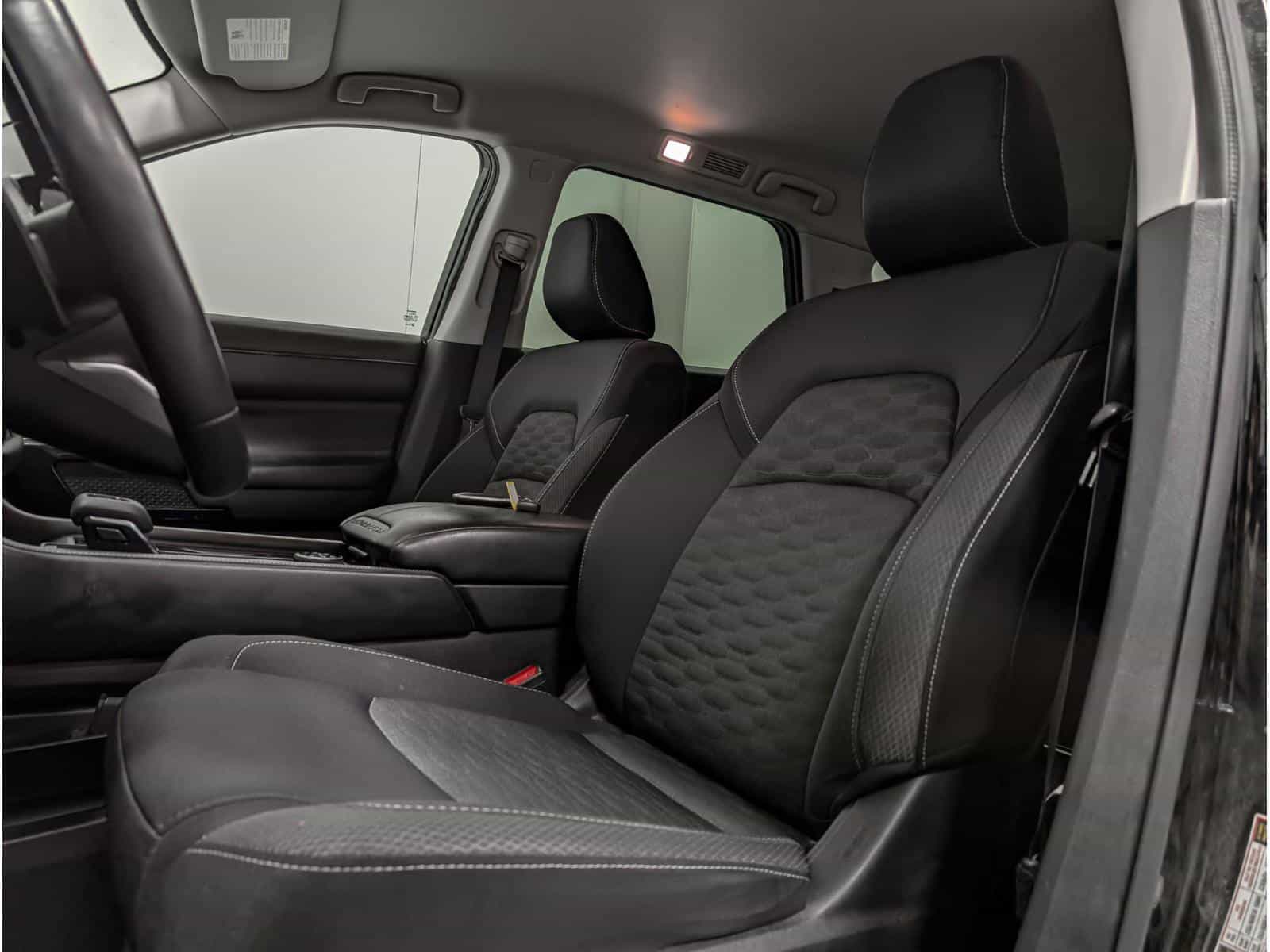 Image 7 Nissan Pathfinder S 2023