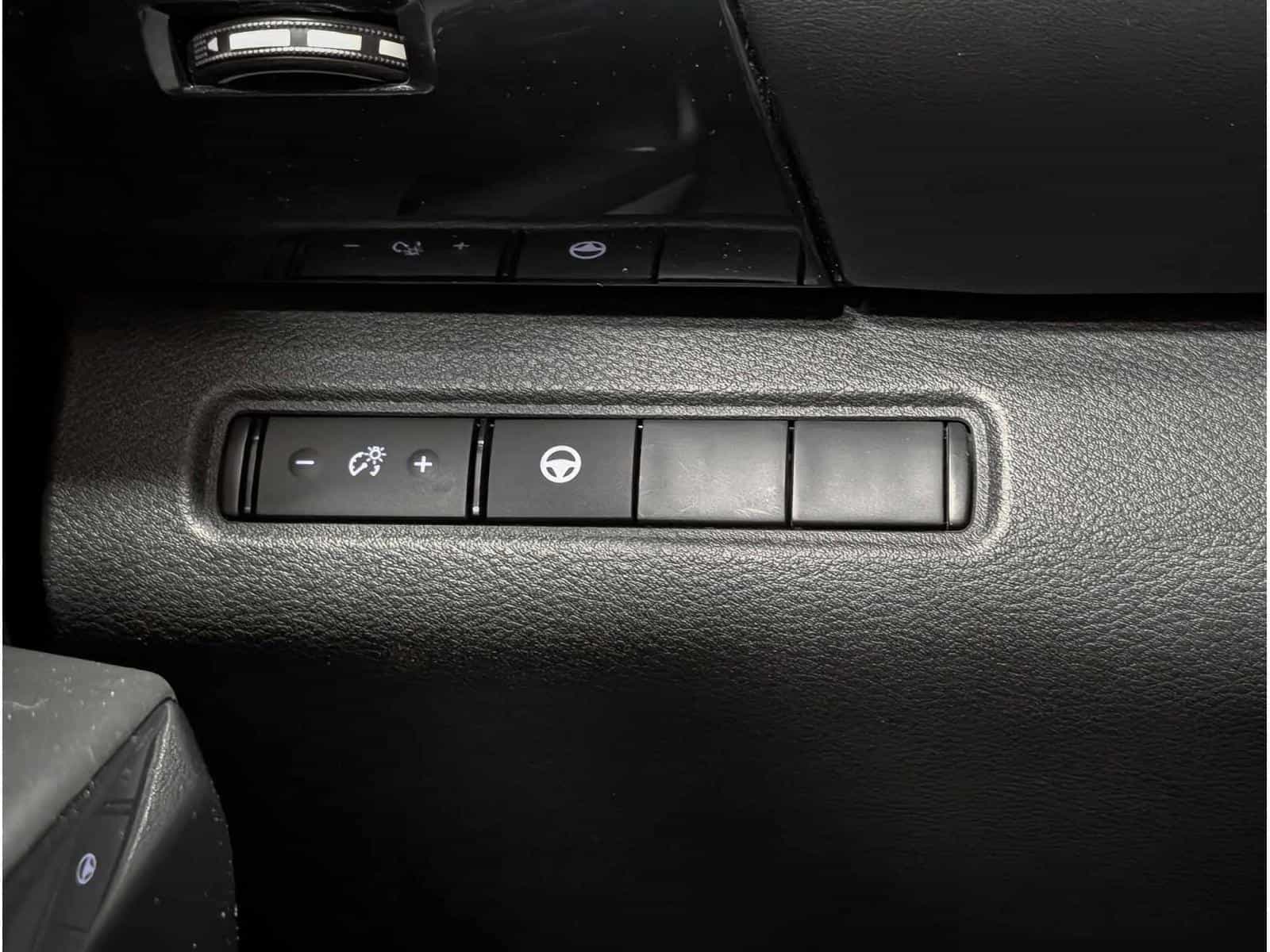 Image 14 Nissan Pathfinder S 2023