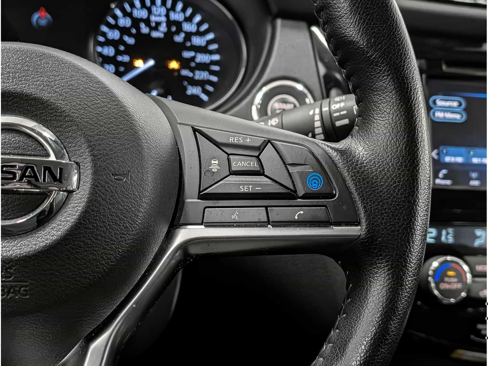 2023 Nissan Qashqai SL - Image 17