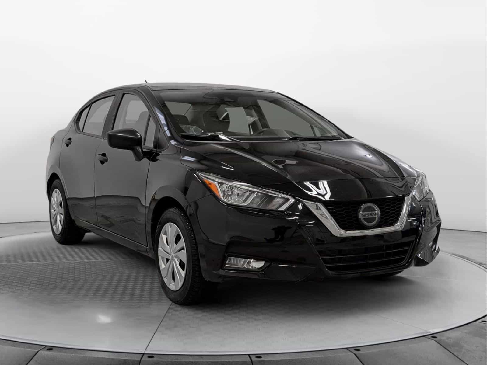 2021 Nissan Versa S - Image 2