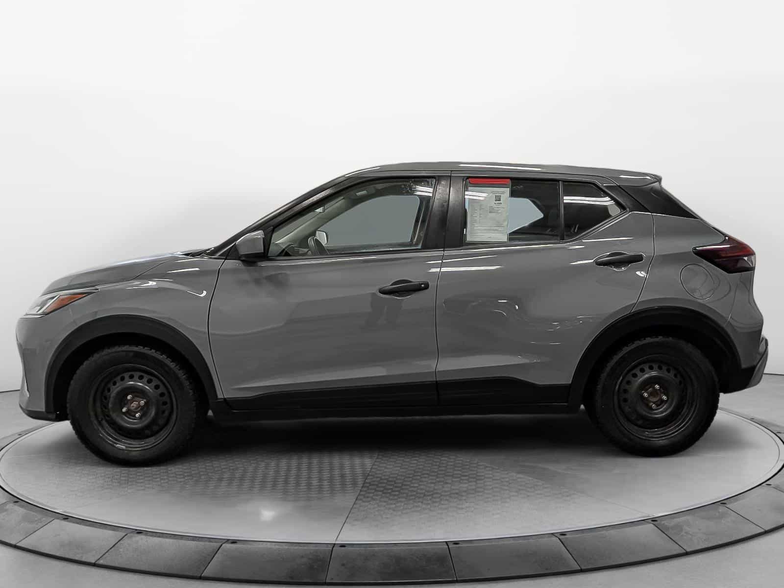 2021 Nissan Kicks S - Image 2