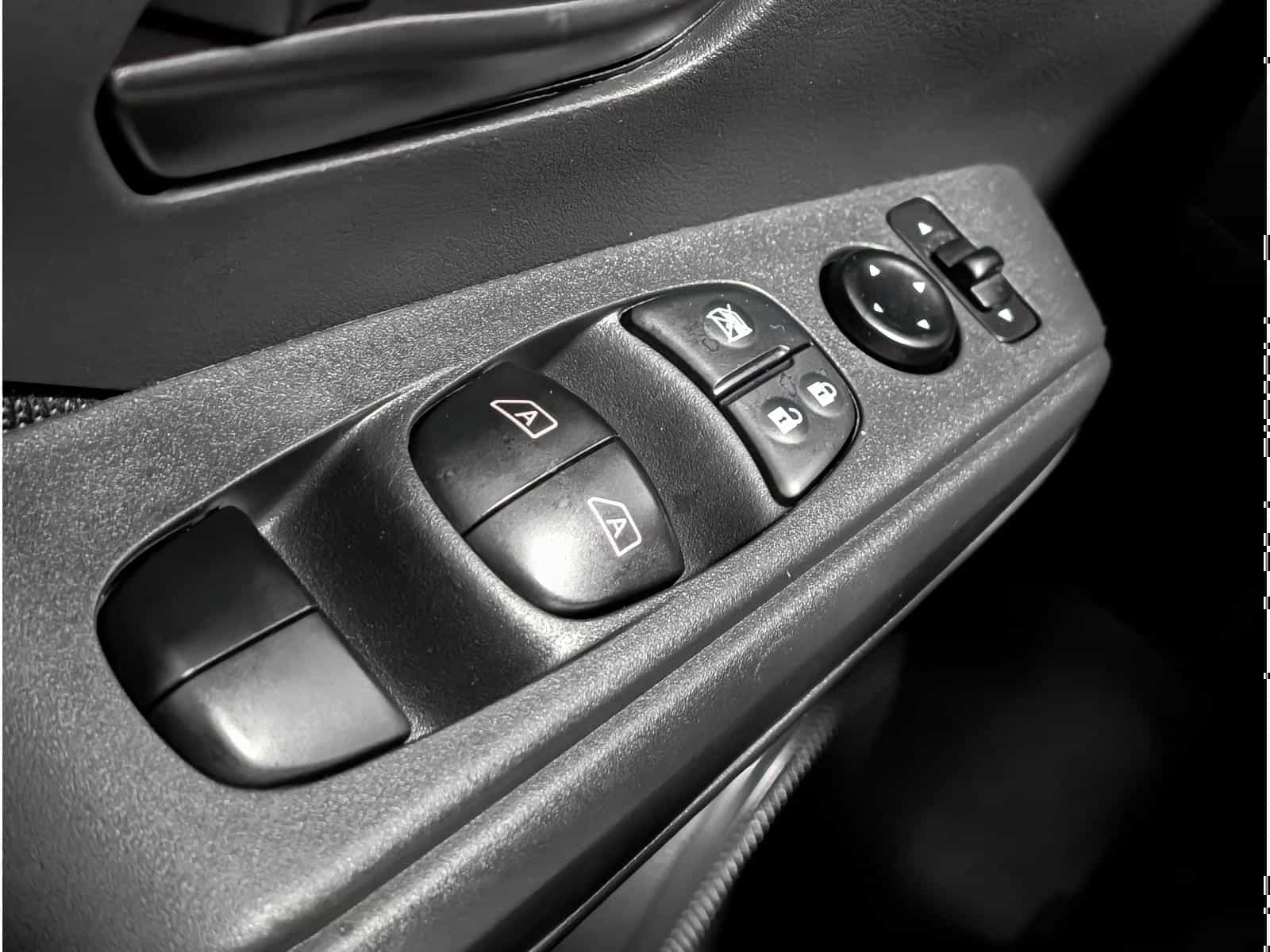 Image 15 Nissan Kicks S 2021