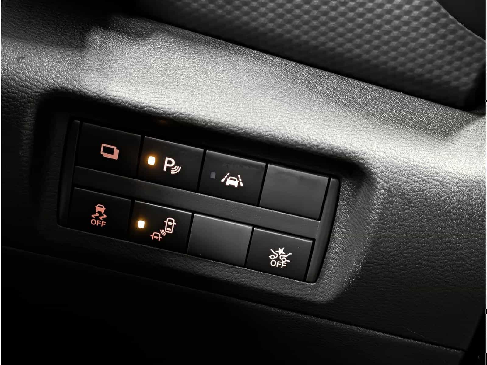 2021 Nissan Kicks S - Image 16