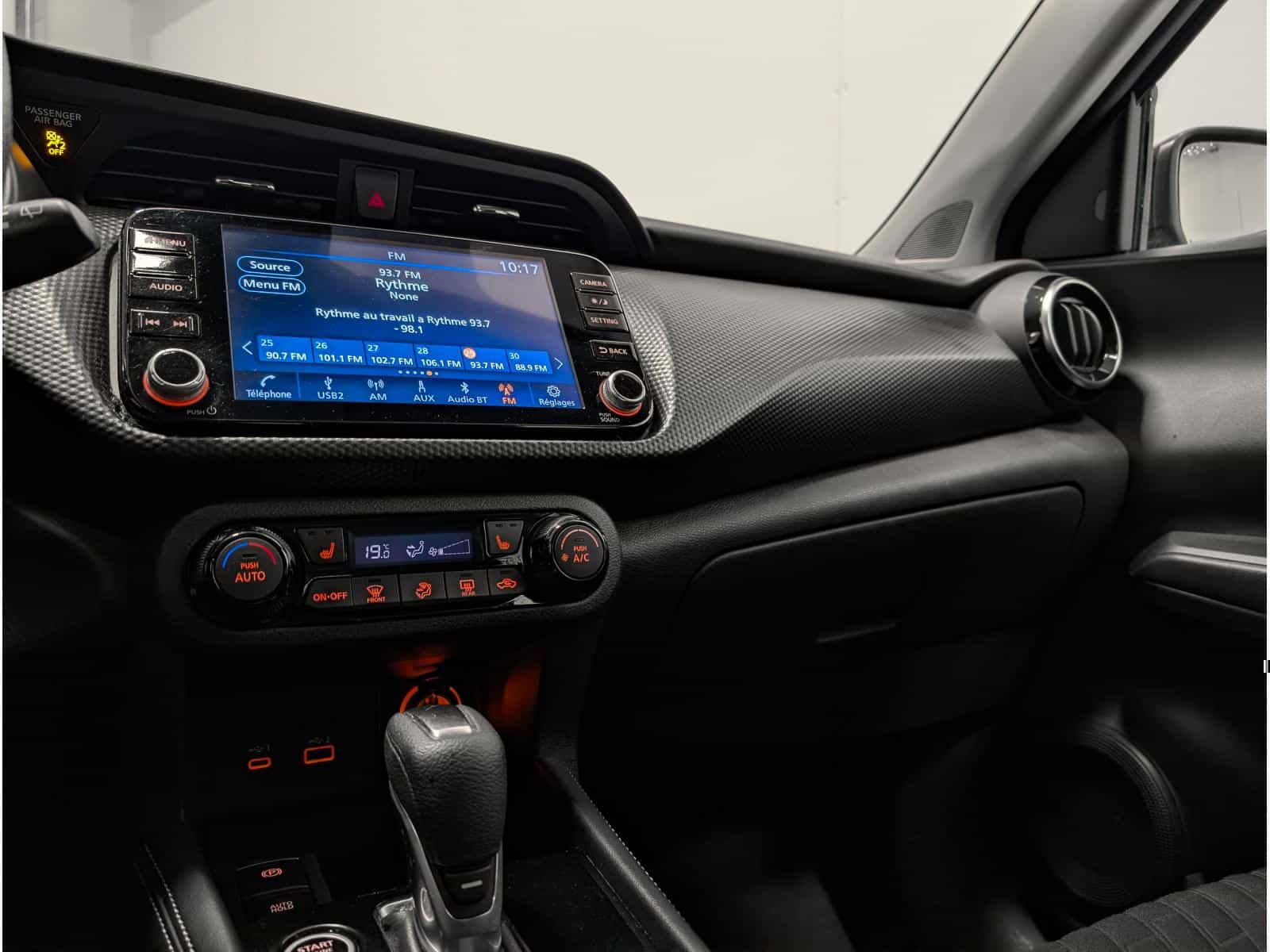 2021 Nissan Kicks SV - Image 8