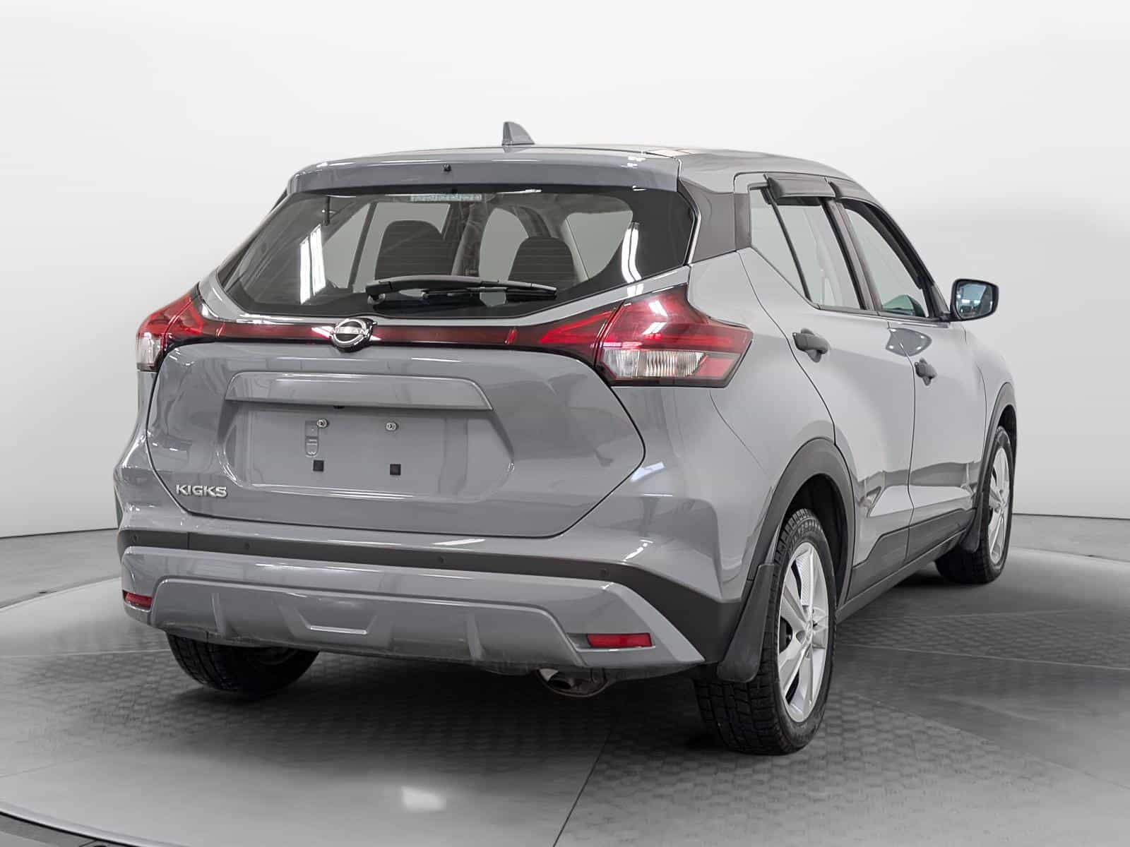 2022 Nissan Kicks S - Image 4