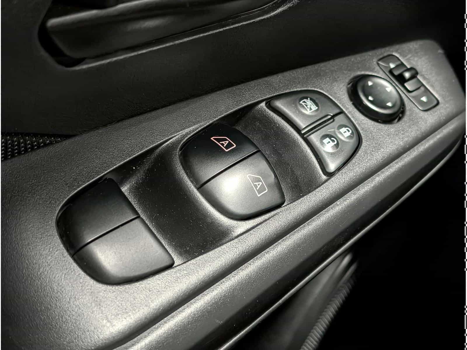 Image 13 Nissan Kicks S 2022