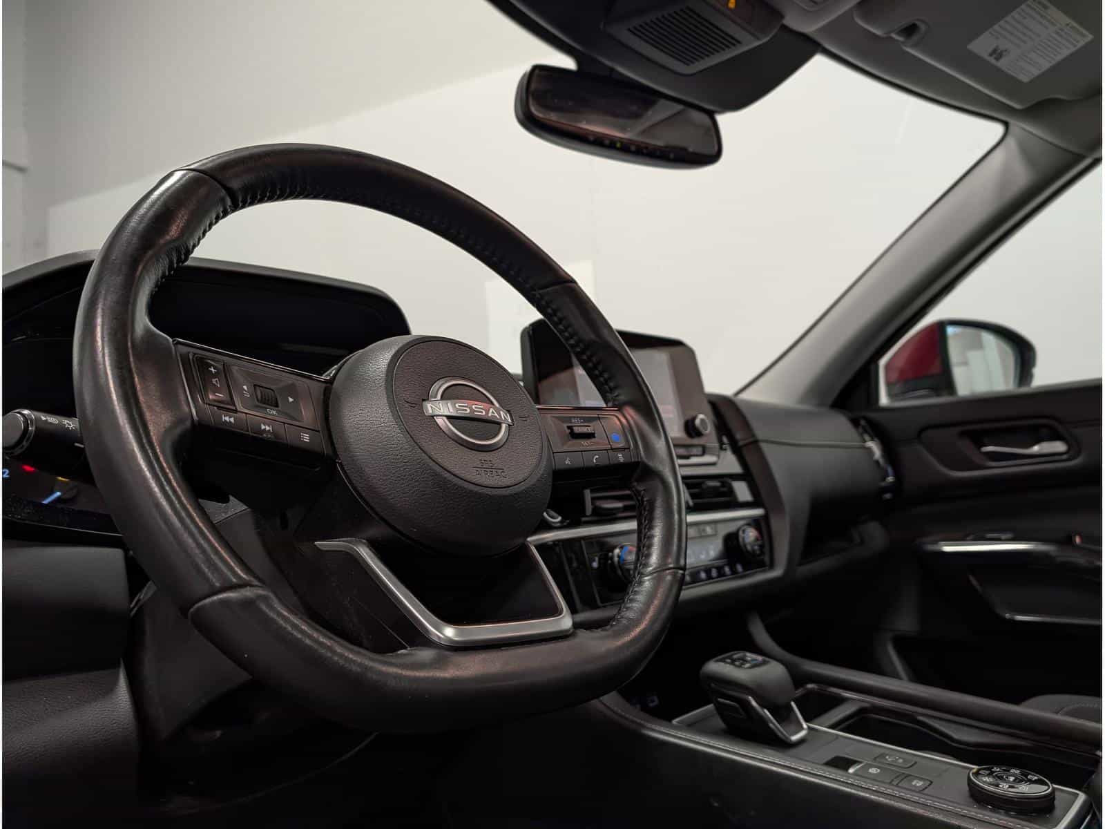 2022 Nissan Pathfinder SV - Image 6