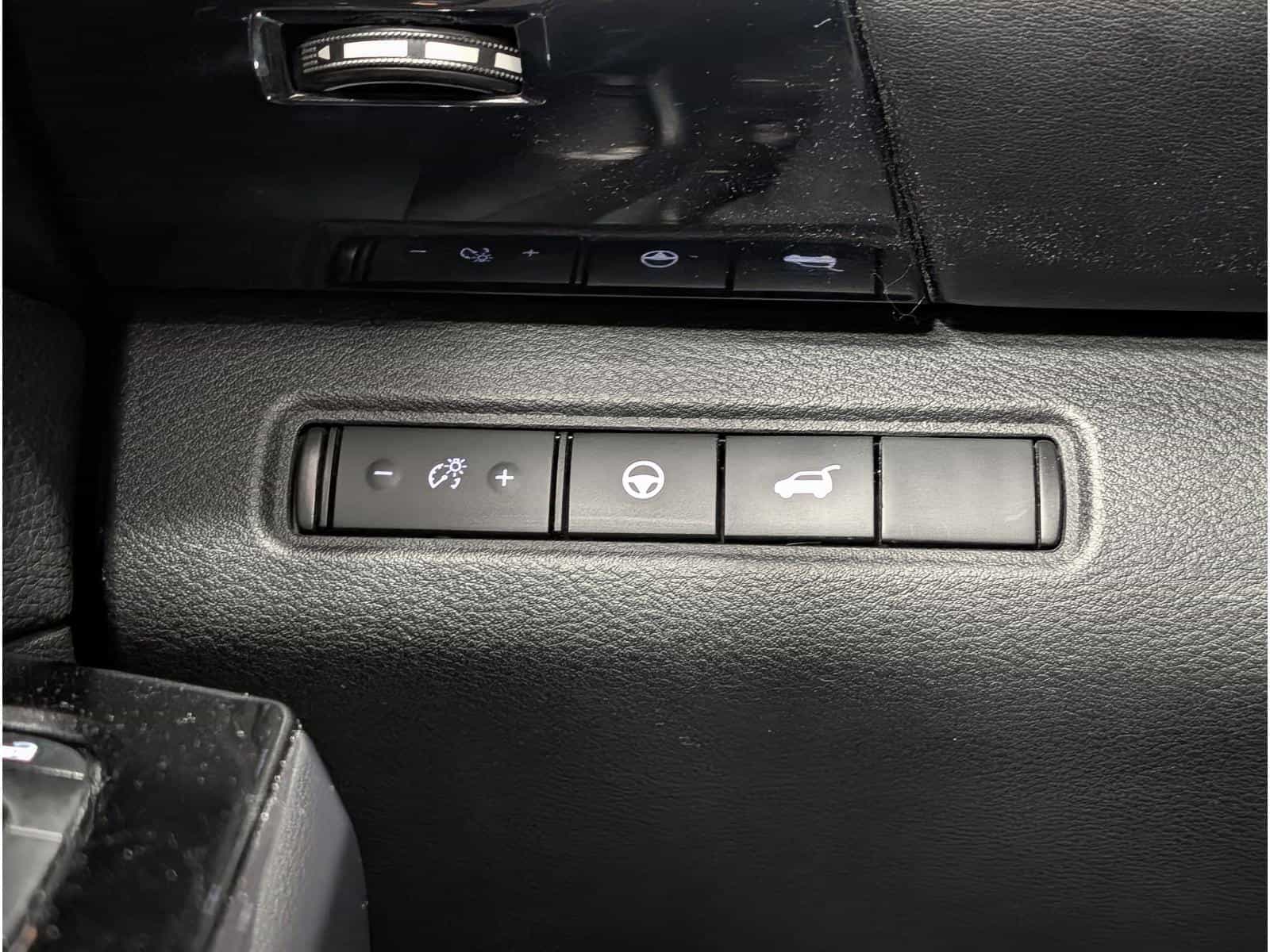 2022 Nissan Pathfinder SV - Image 14