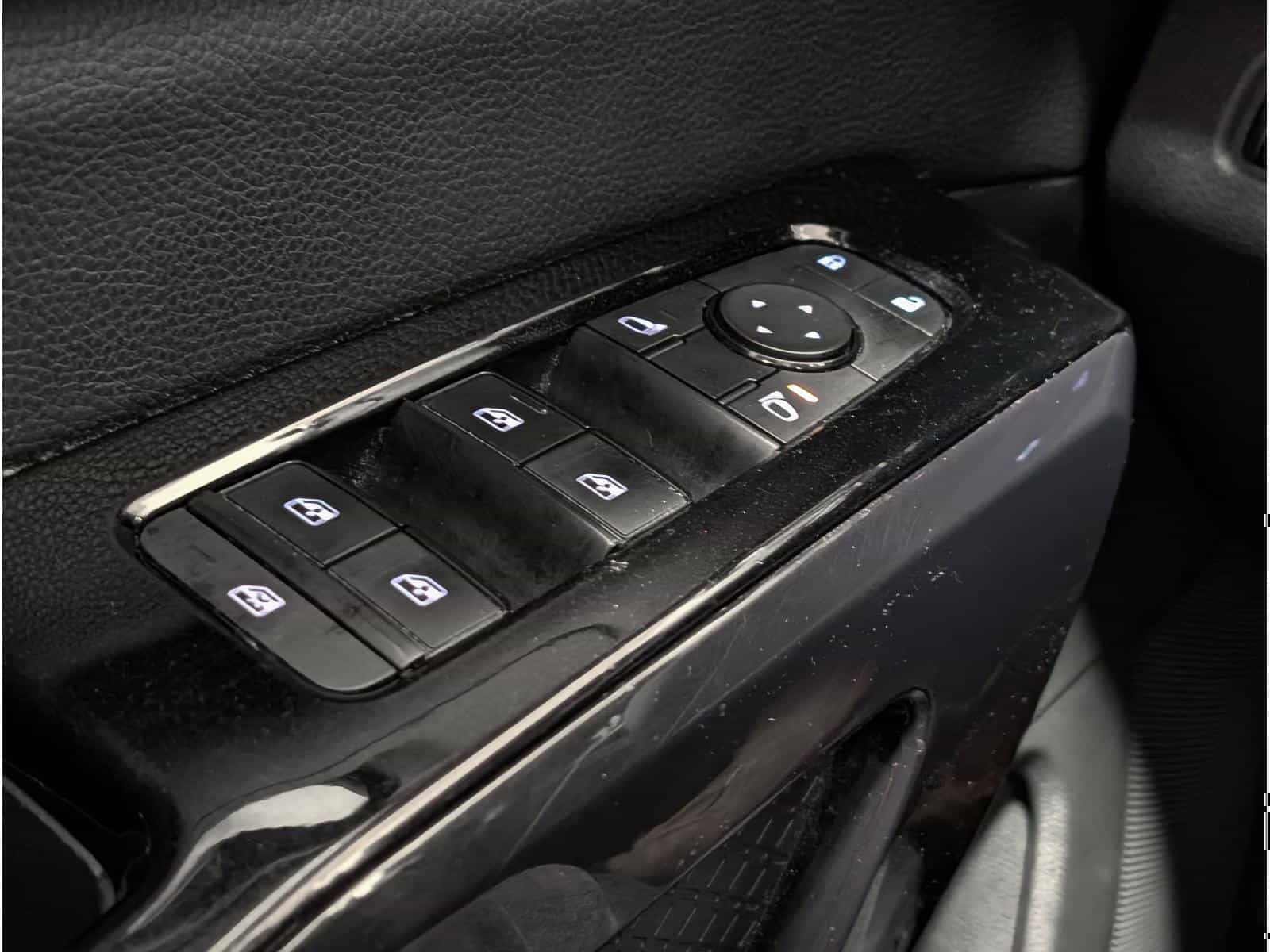 Image 15 Nissan Pathfinder SV 2022