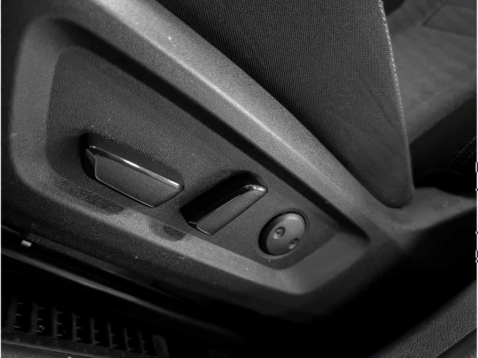 2023 Nissan Rogue SV Moonroof - Image 8