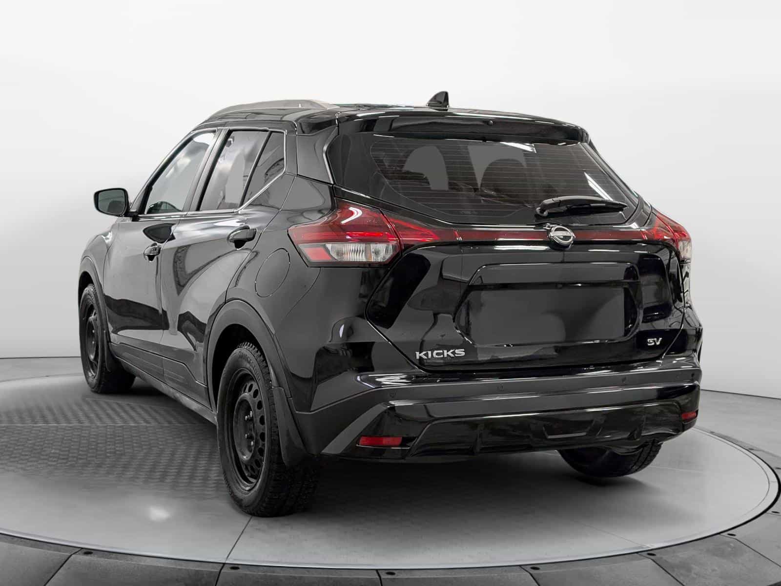 2022 Nissan Kicks SV - Image 3