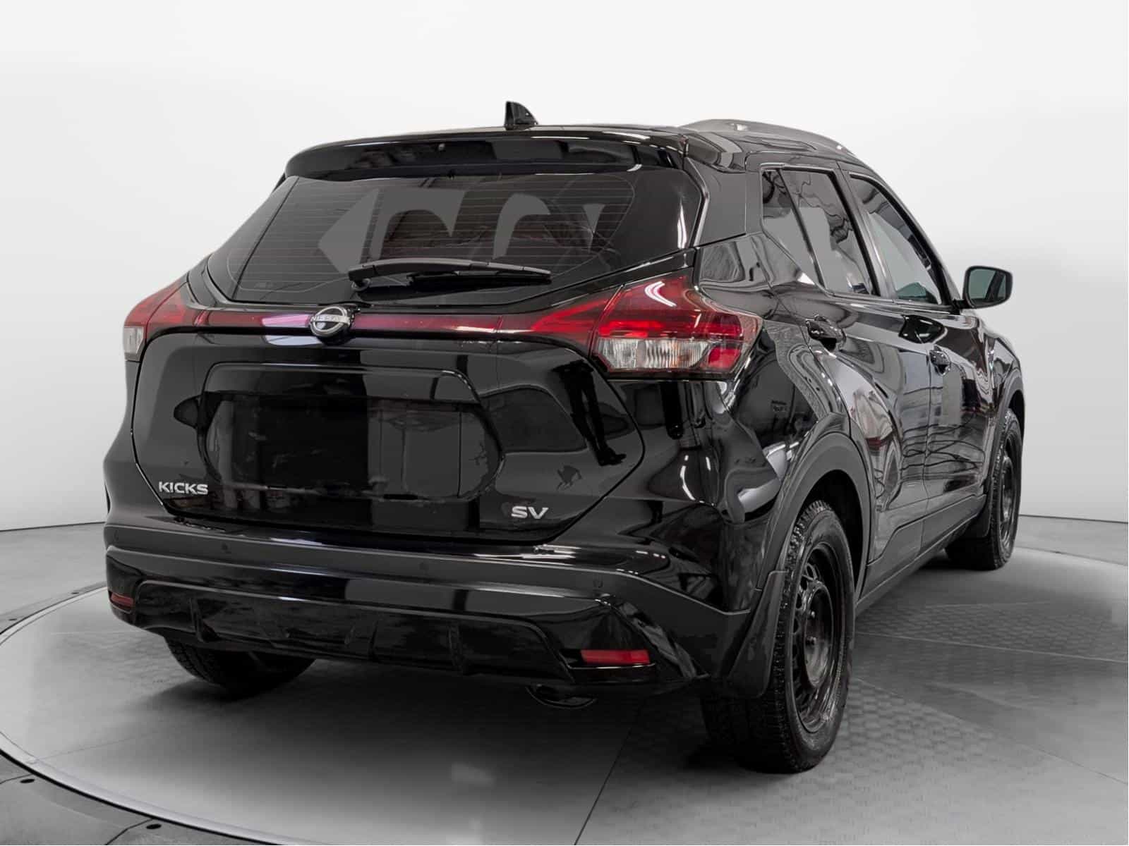 2022 Nissan Kicks SV - Image 4