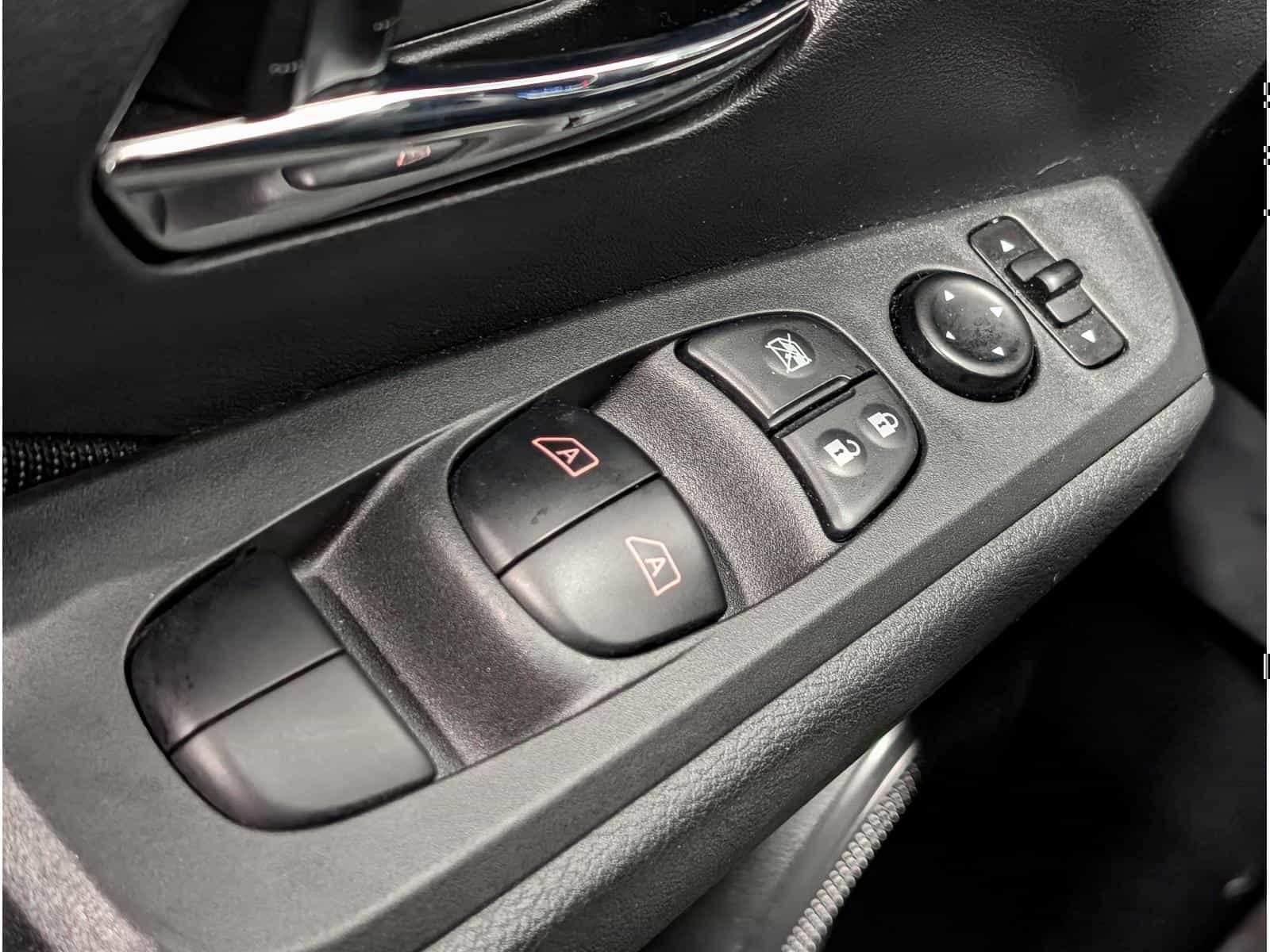 Image 15 Nissan Kicks SV 2022