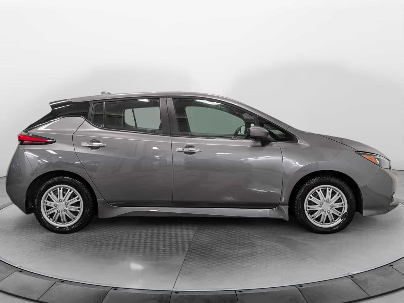 Image 5 Nissan Leaf SV 2022