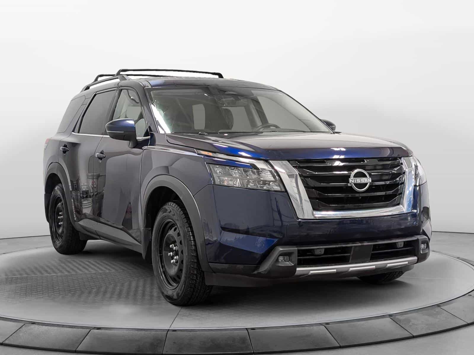 2024 Nissan Pathfinder SV - Image 2