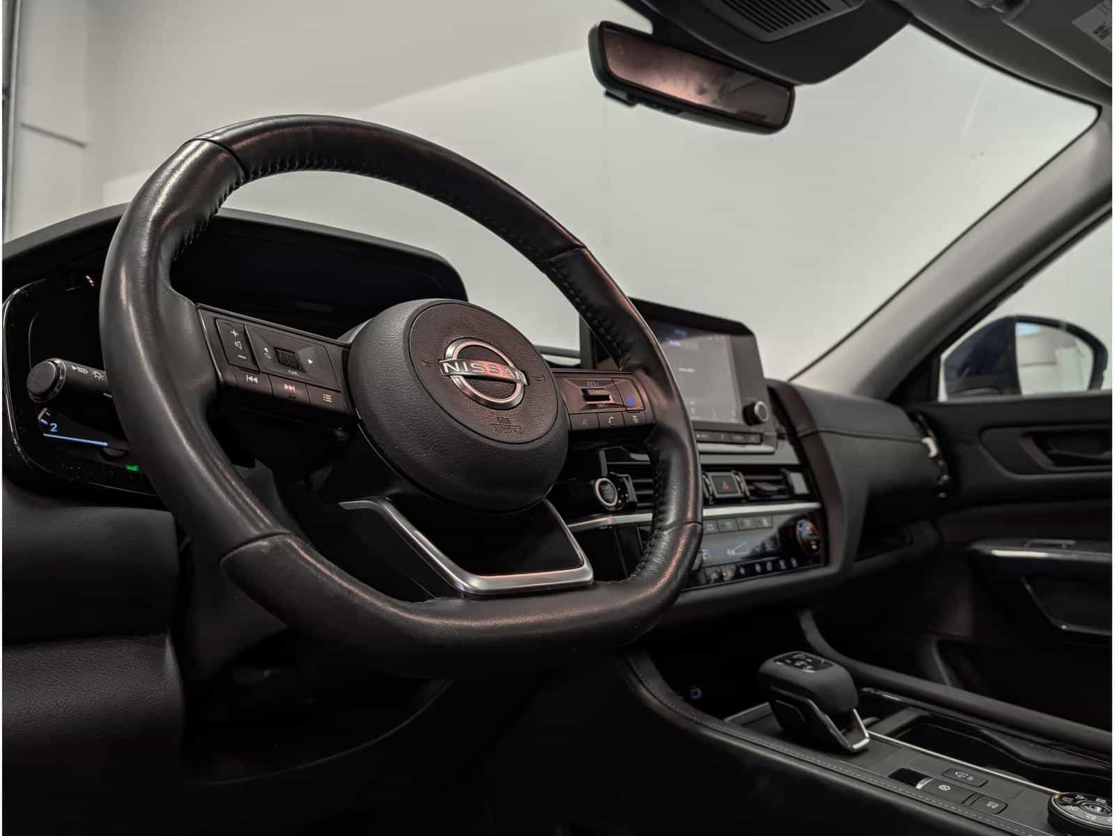 2024 Nissan Pathfinder SV - Image 6