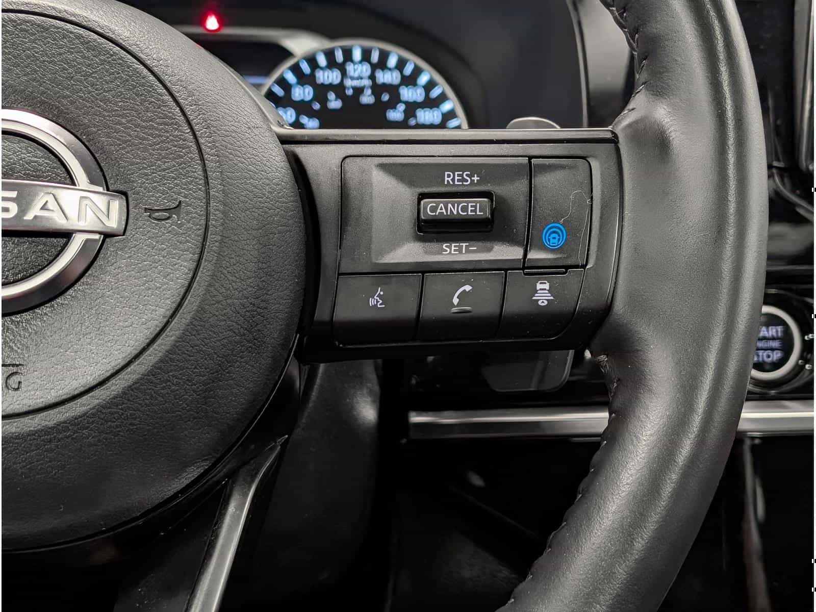 2024 Nissan Pathfinder SV - Image 12