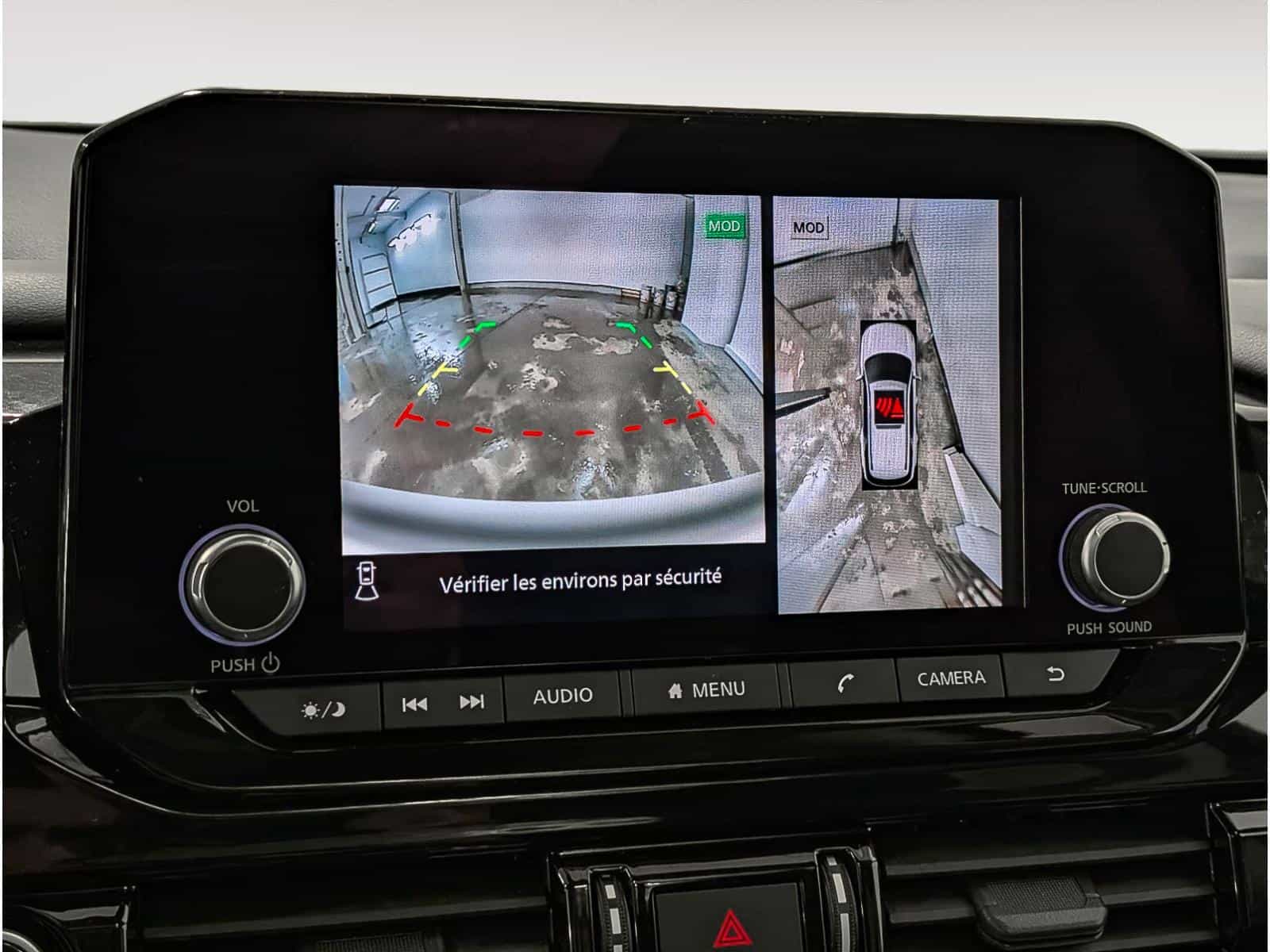 2024 Nissan Pathfinder SV - Image 11