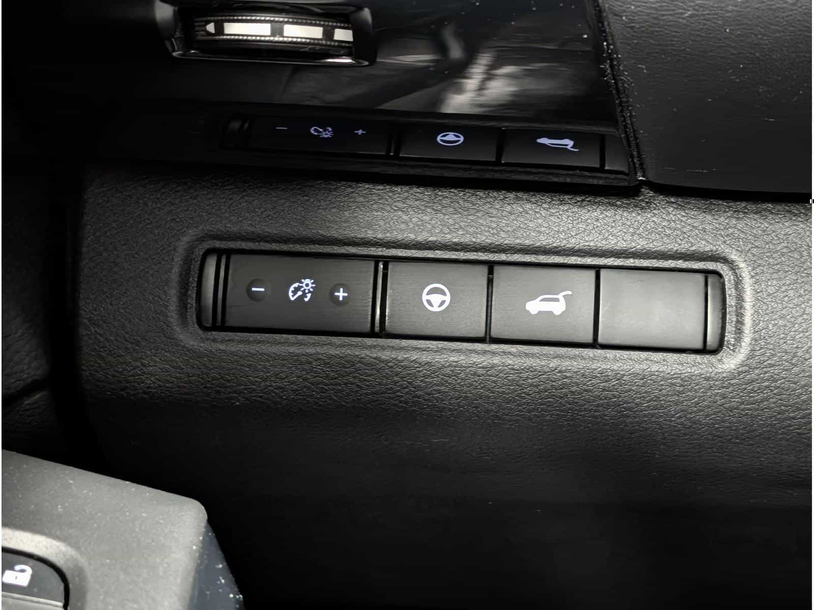 2024 Nissan Pathfinder SV - Image 15