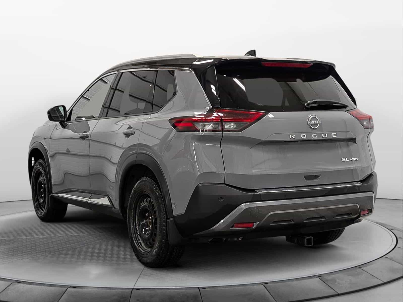 2023 Nissan Rogue SL - Image 4