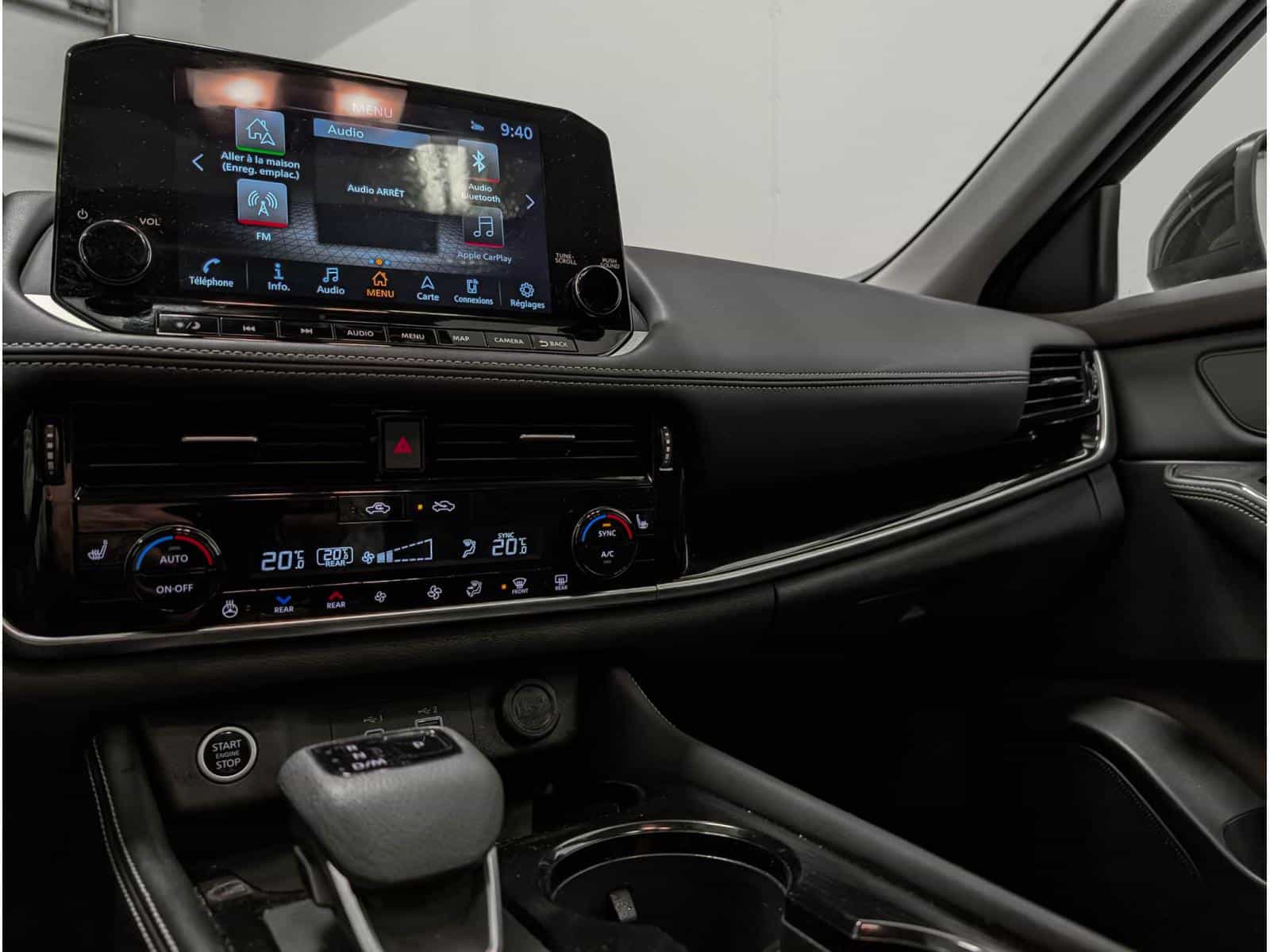 2023 Nissan Rogue SL - Image 8