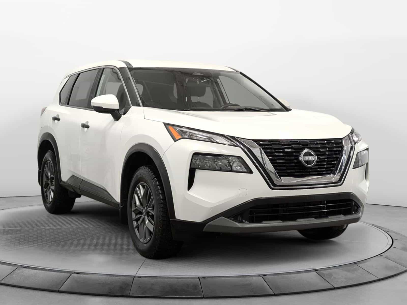 2023 Nissan Rogue S - Image 2