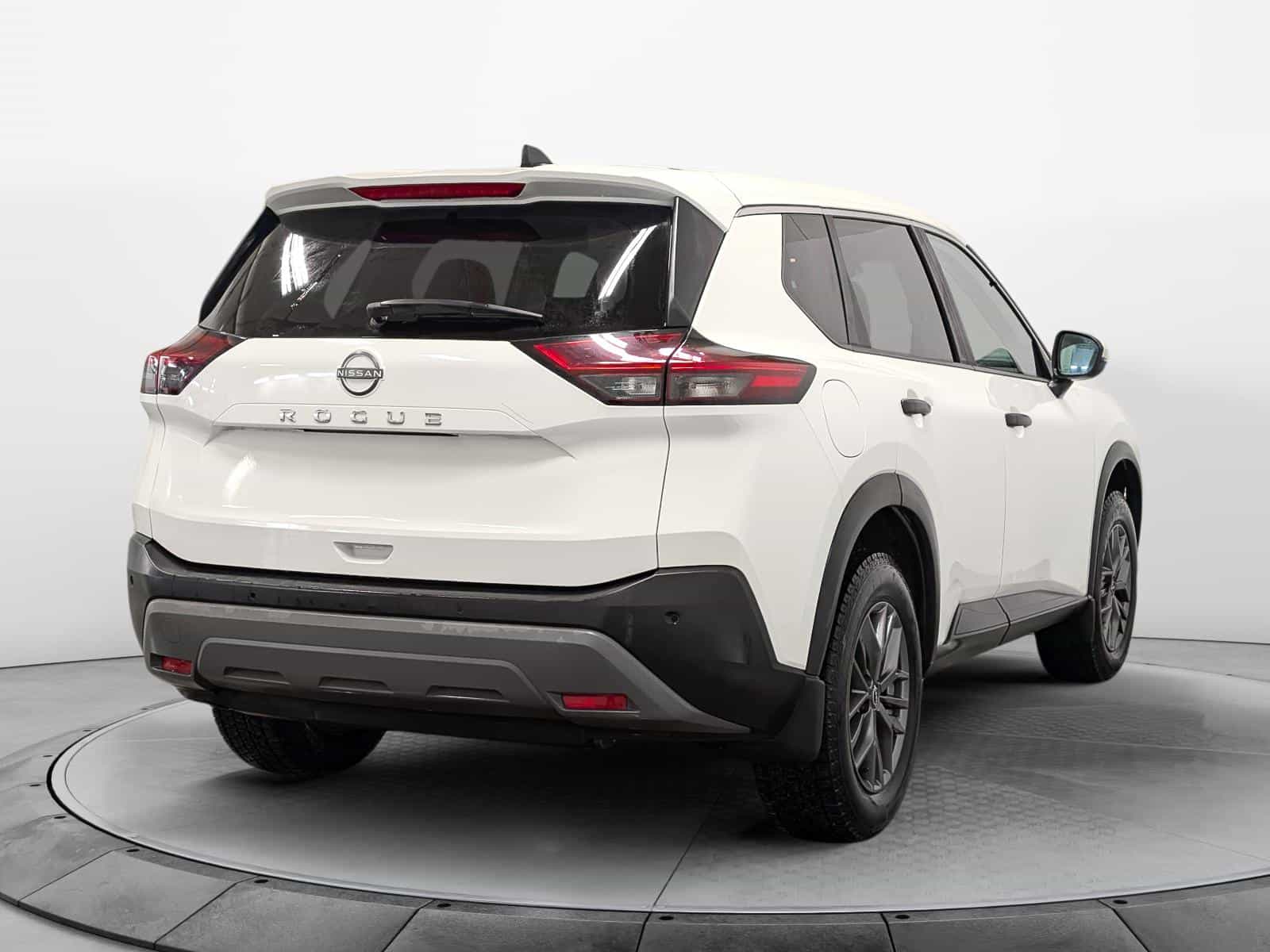 Image 4 Nissan Rogue S 2023