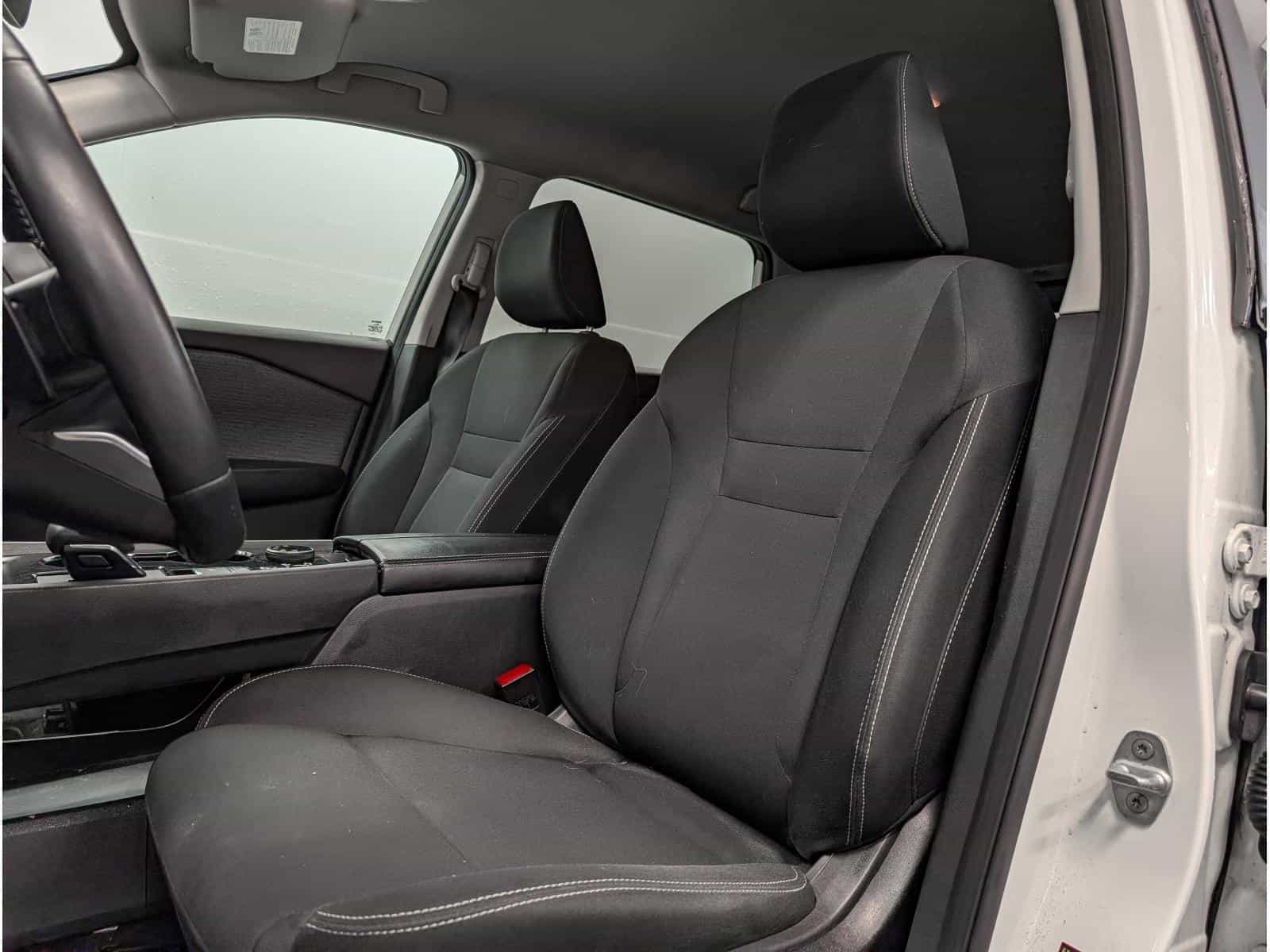 2023 Nissan Rogue S - Image 7