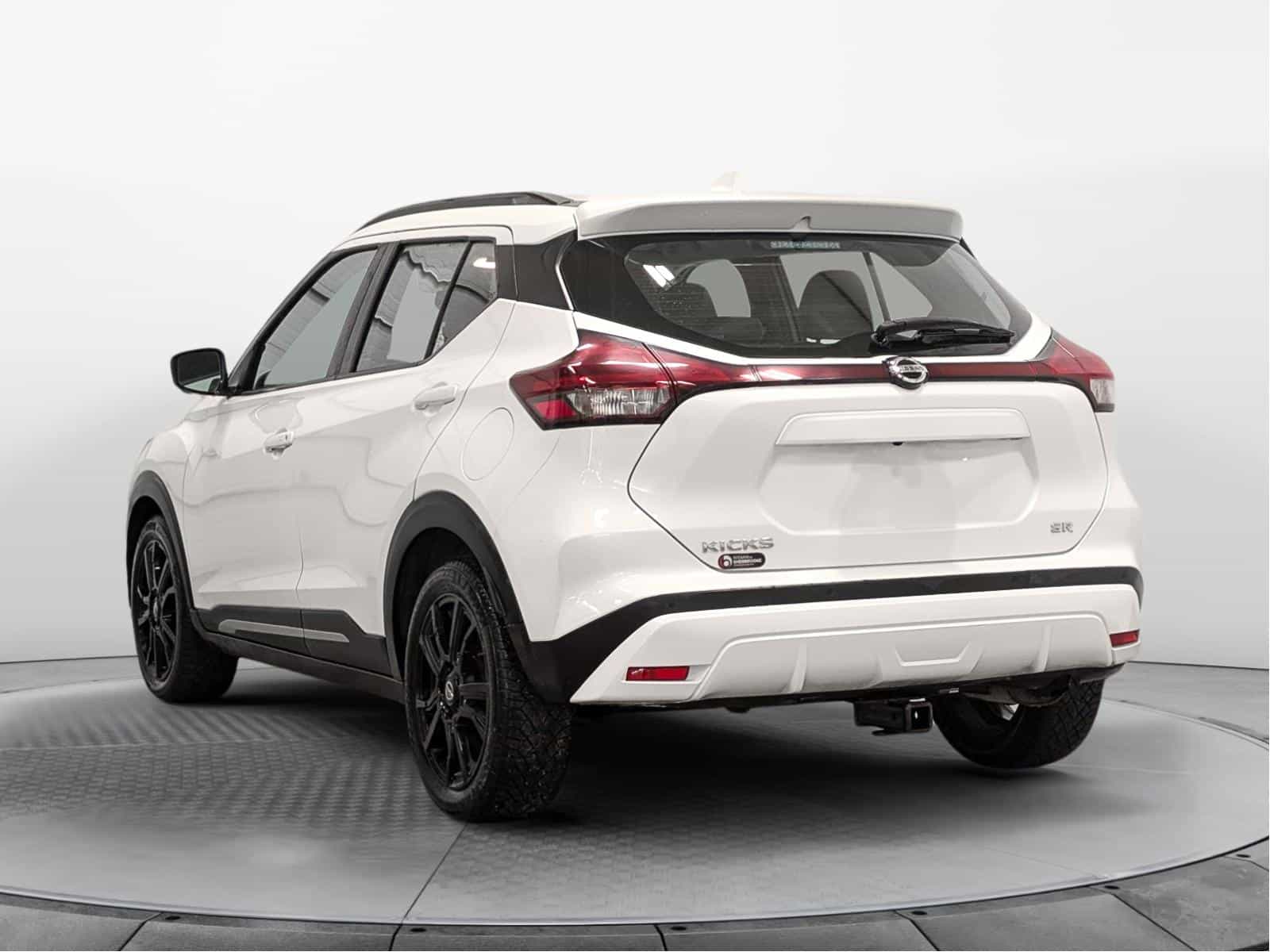 2021 Nissan Kicks SR - Image 3