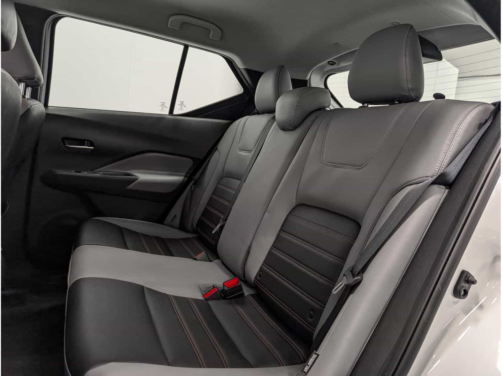 2021 Nissan Kicks SR - Image 8