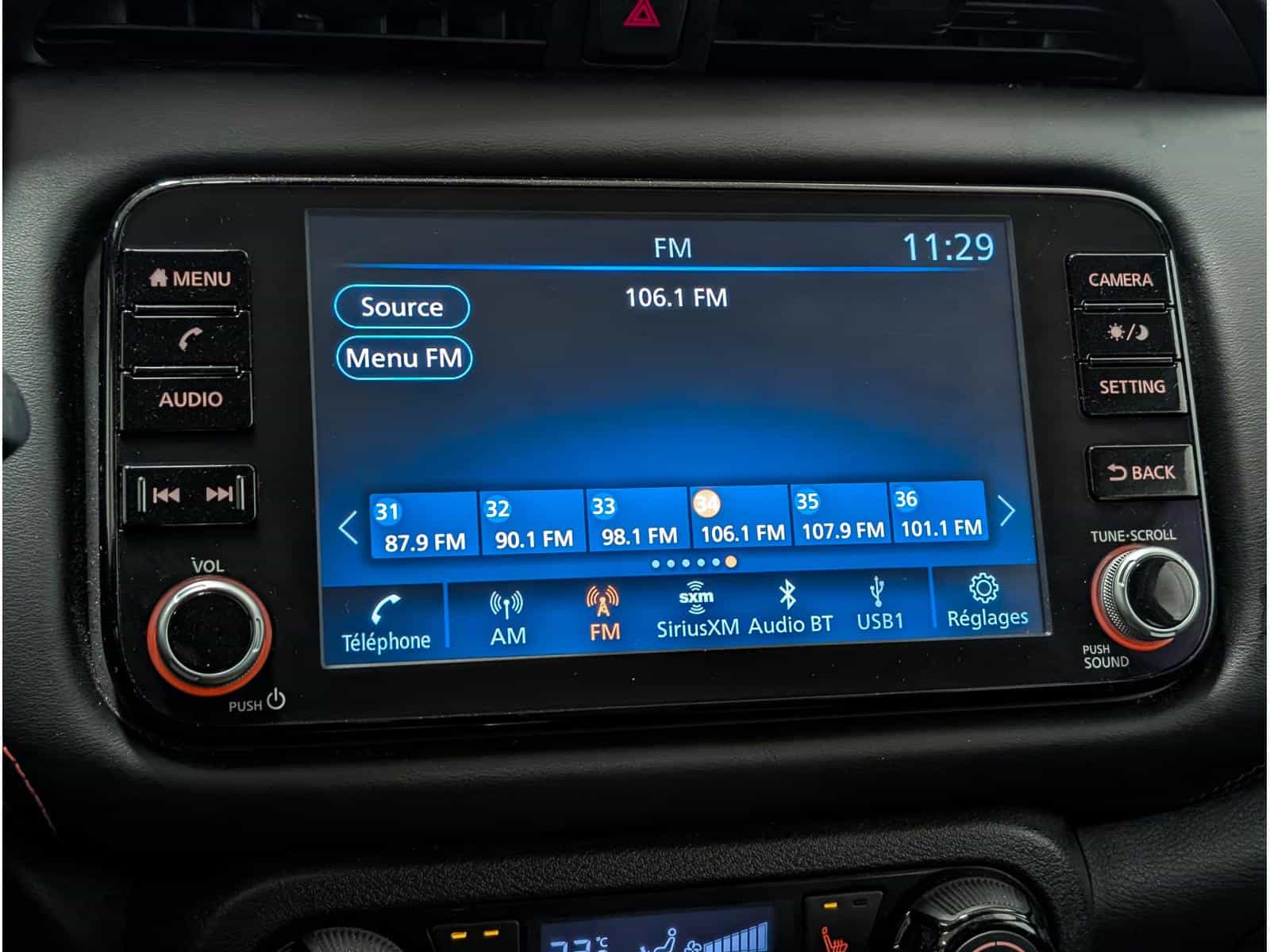 2021 Nissan Kicks SR - Image 10