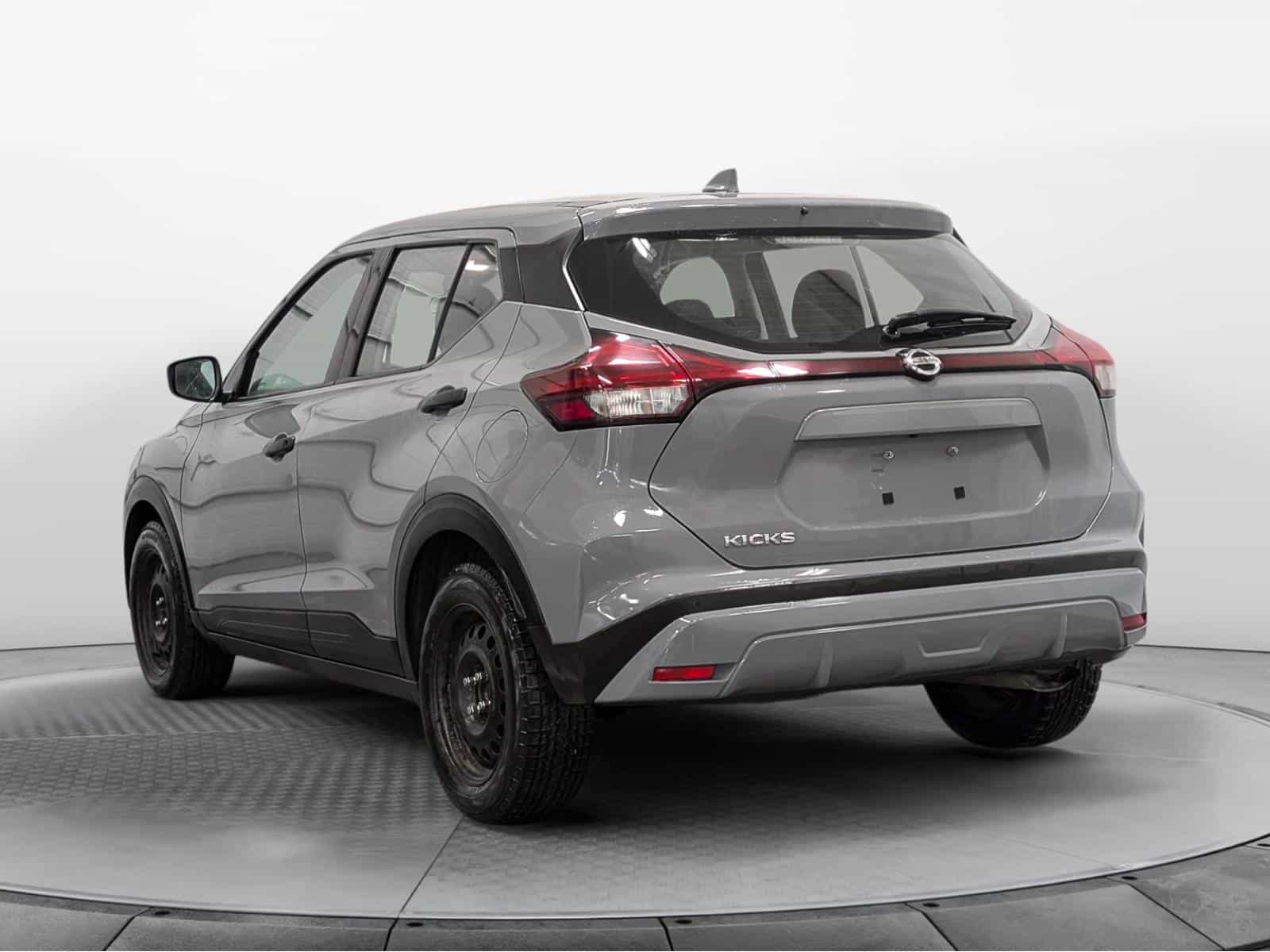 2021 Nissan Kicks S - Image 3