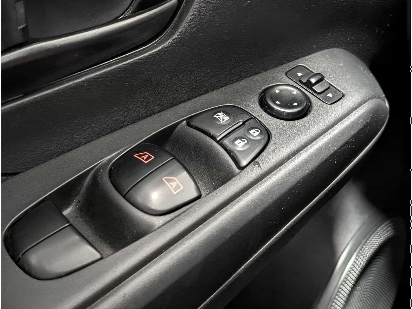 Image 16 Nissan Kicks S 2022